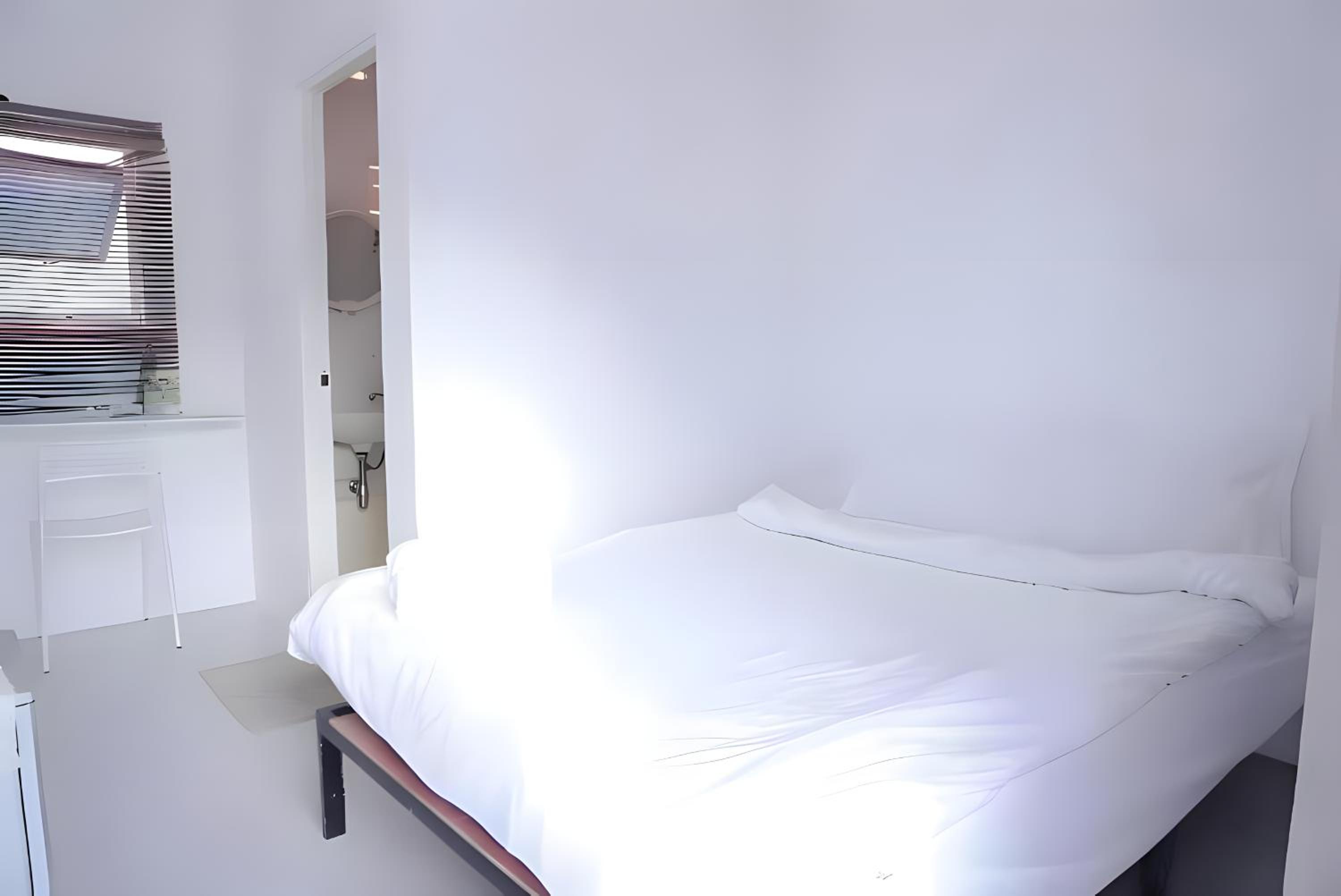 xx BAO Patong Beach Phuket - เบา ป่าตองบีช