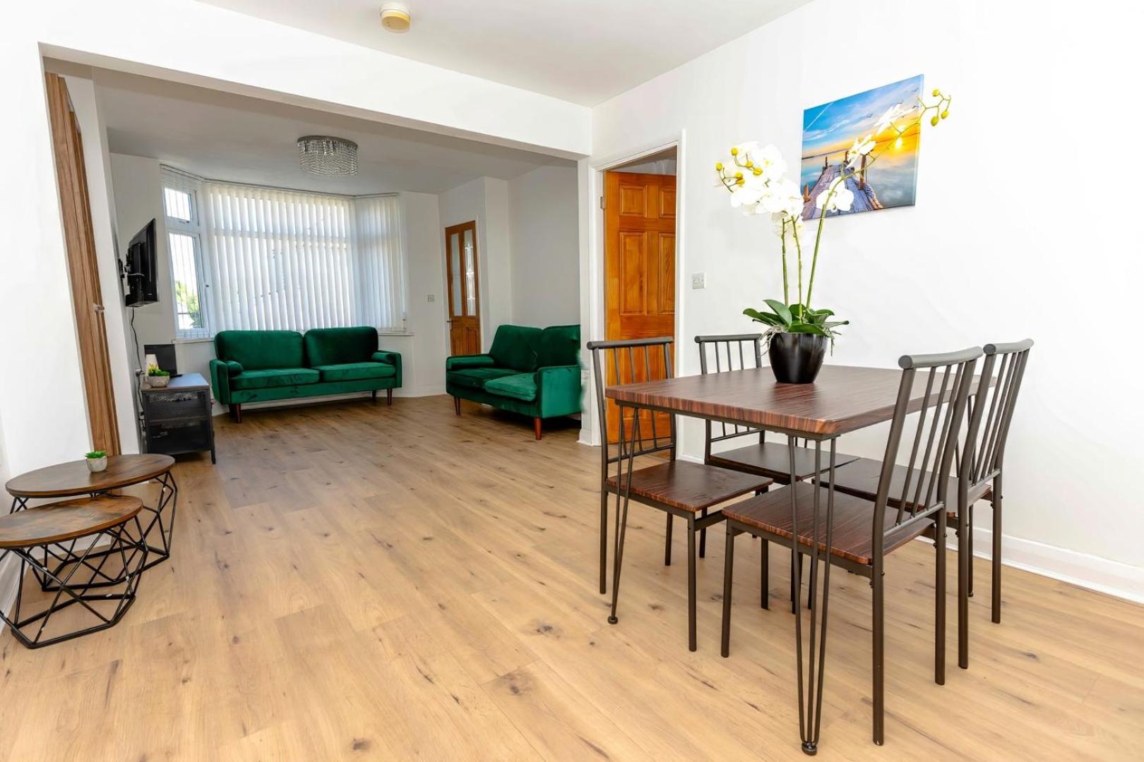 Family friendly Filton home with parking and WiFi