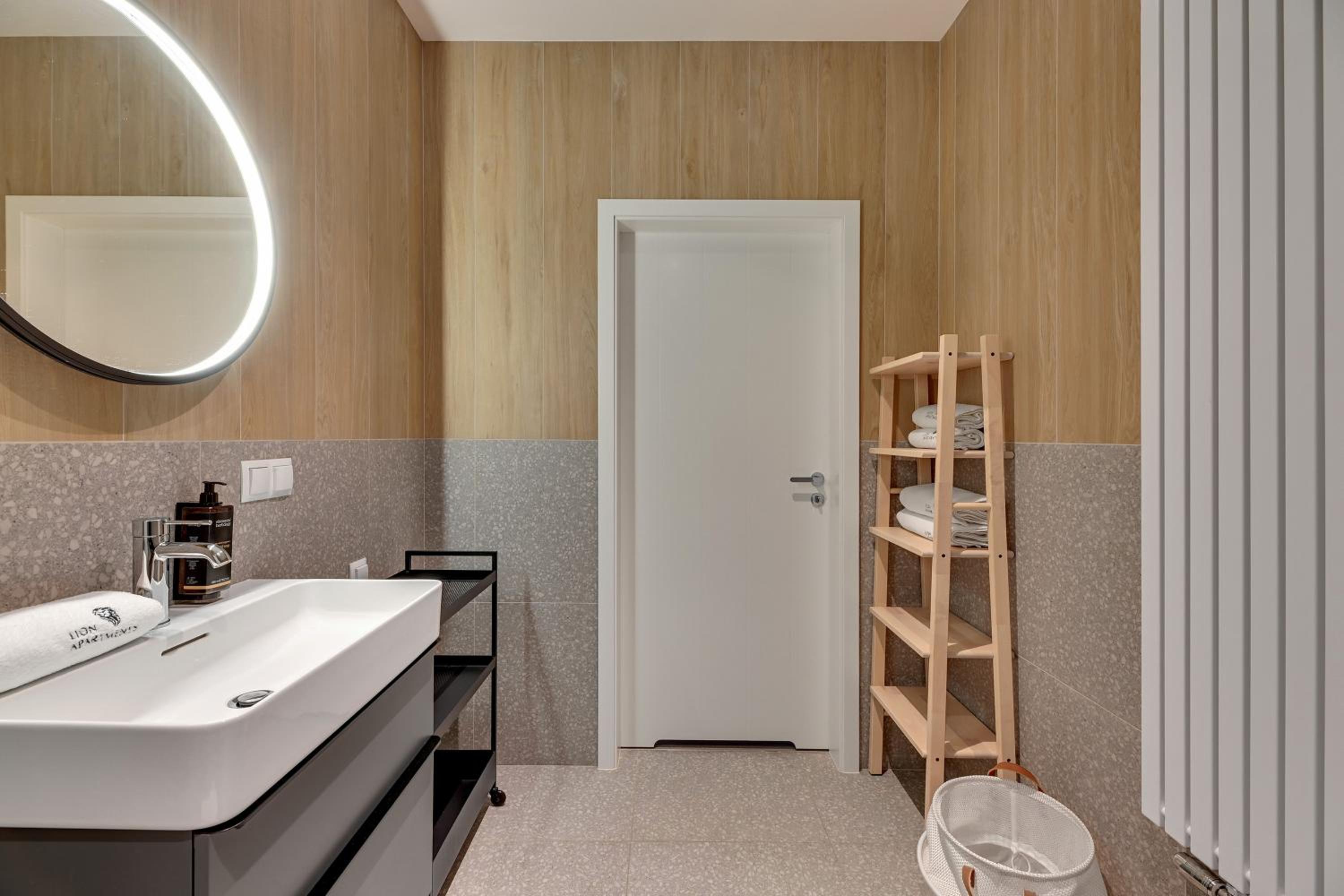 Gdańsk Old Town Scala suites C with Parking by Lion Apartments