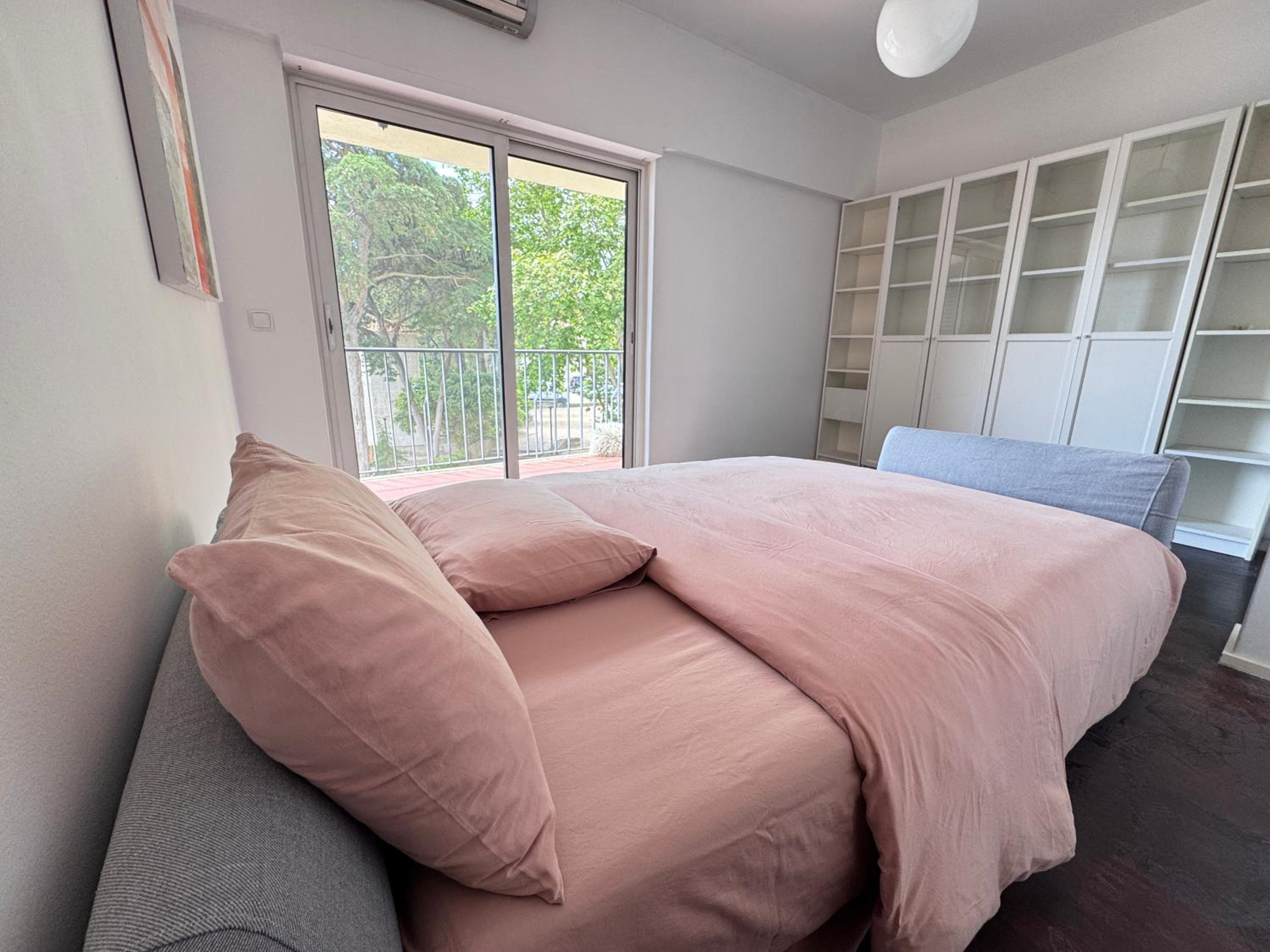 Luxury 4 bedroom with 3 bathroom Cascais Lisbon walking distance to beach