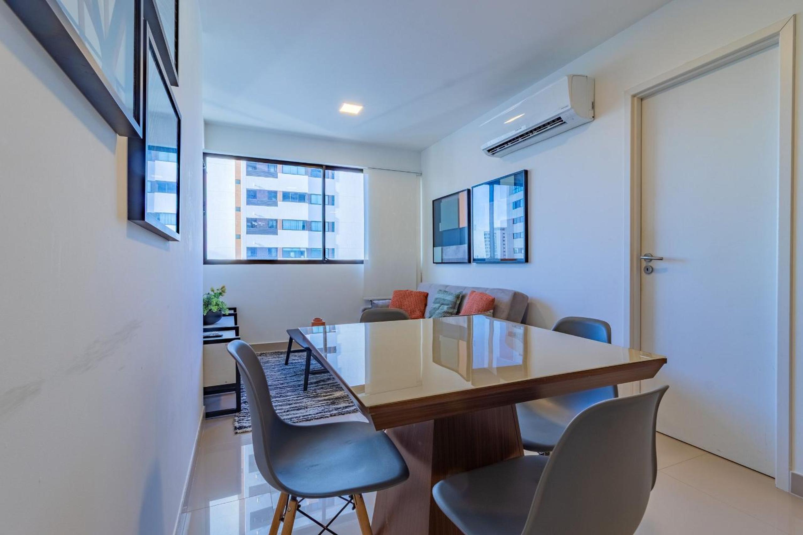Beach Class Boa Viagem #2401 - Apt by Carpediem