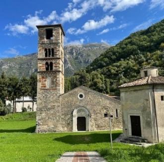 Da Caterina alla piccola cascata