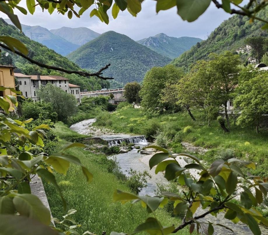 Da Caterina alla piccola cascata