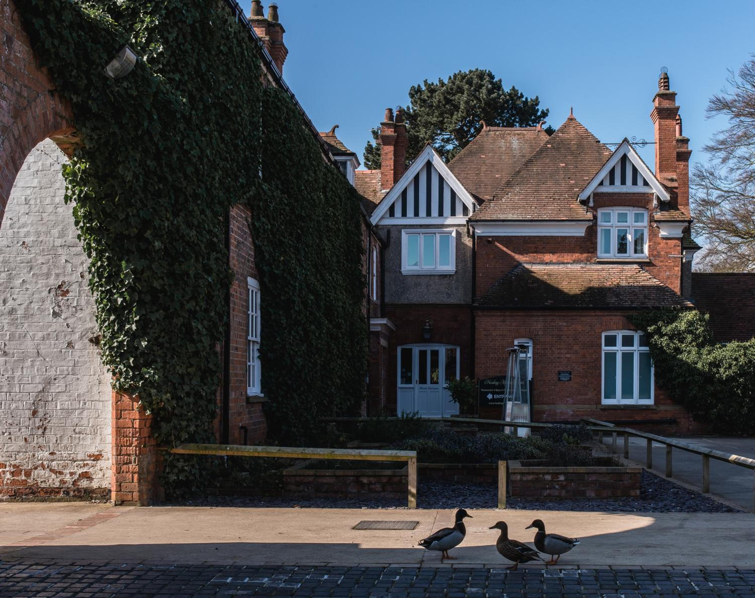 Healing Manor Hotel