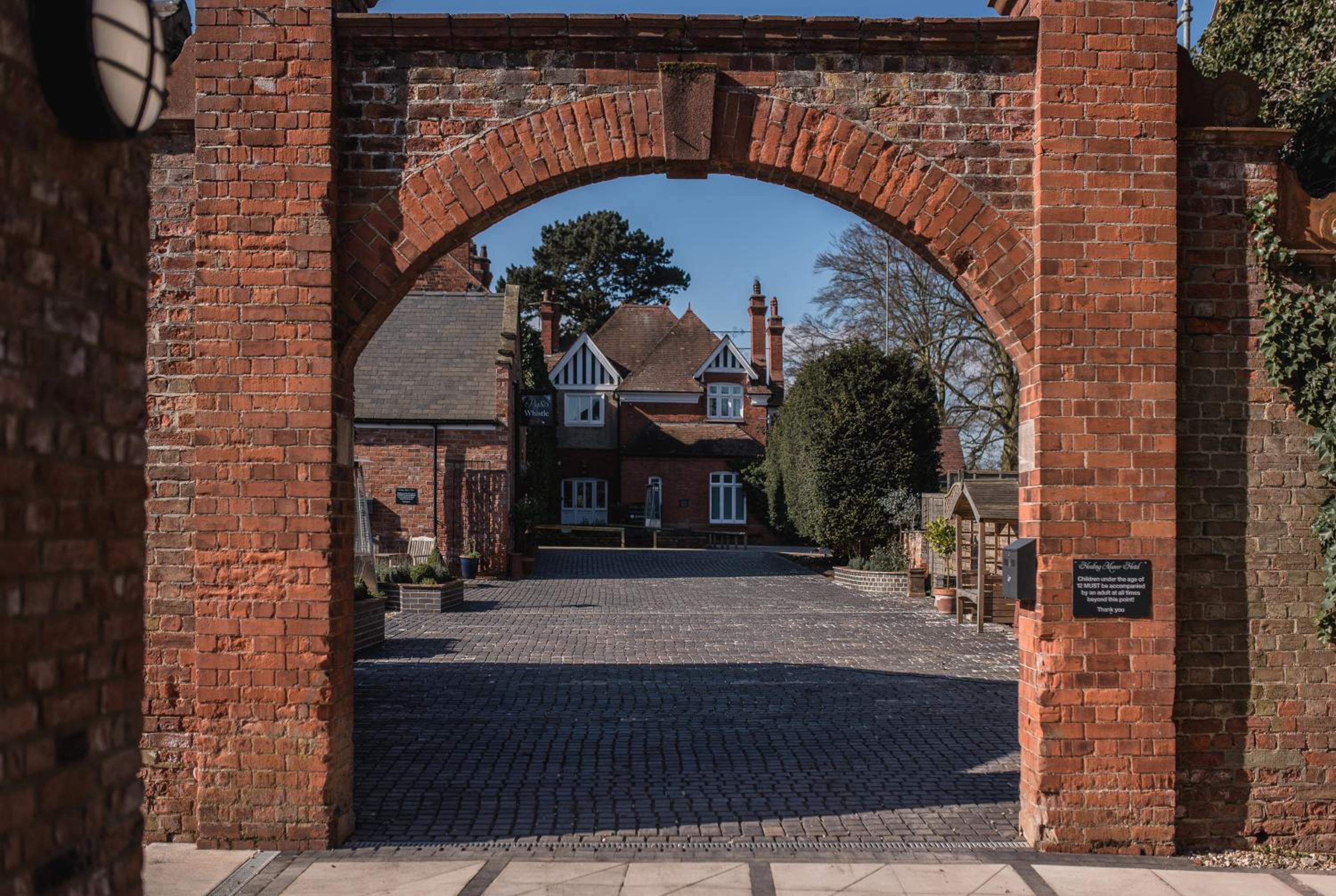 Healing Manor Hotel