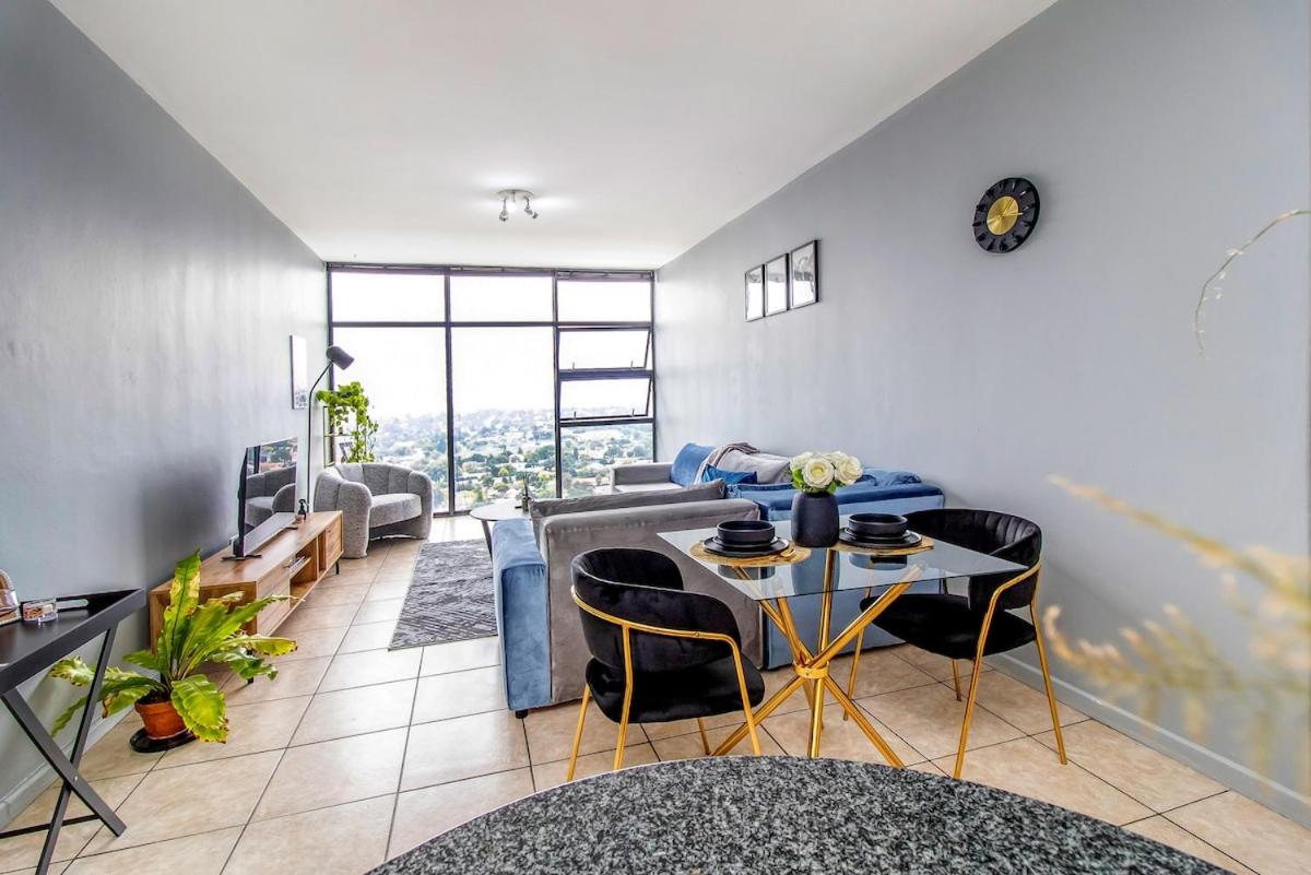 Skyline Hideout XL King Bed FREE Parking Views