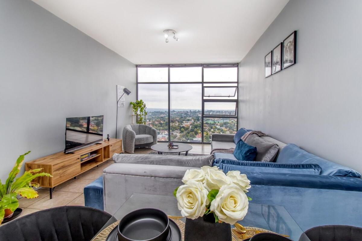 Skyline Hideout XL King Bed FREE Parking Views