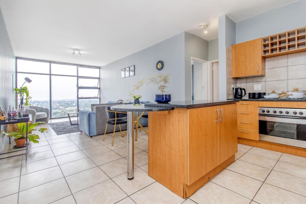 Skyline Hideout XL King Bed FREE Parking Views