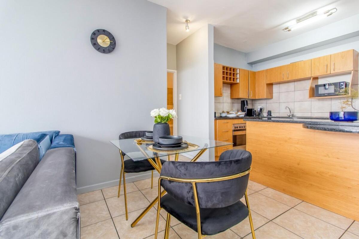 Skyline Hideout XL King Bed FREE Parking Views