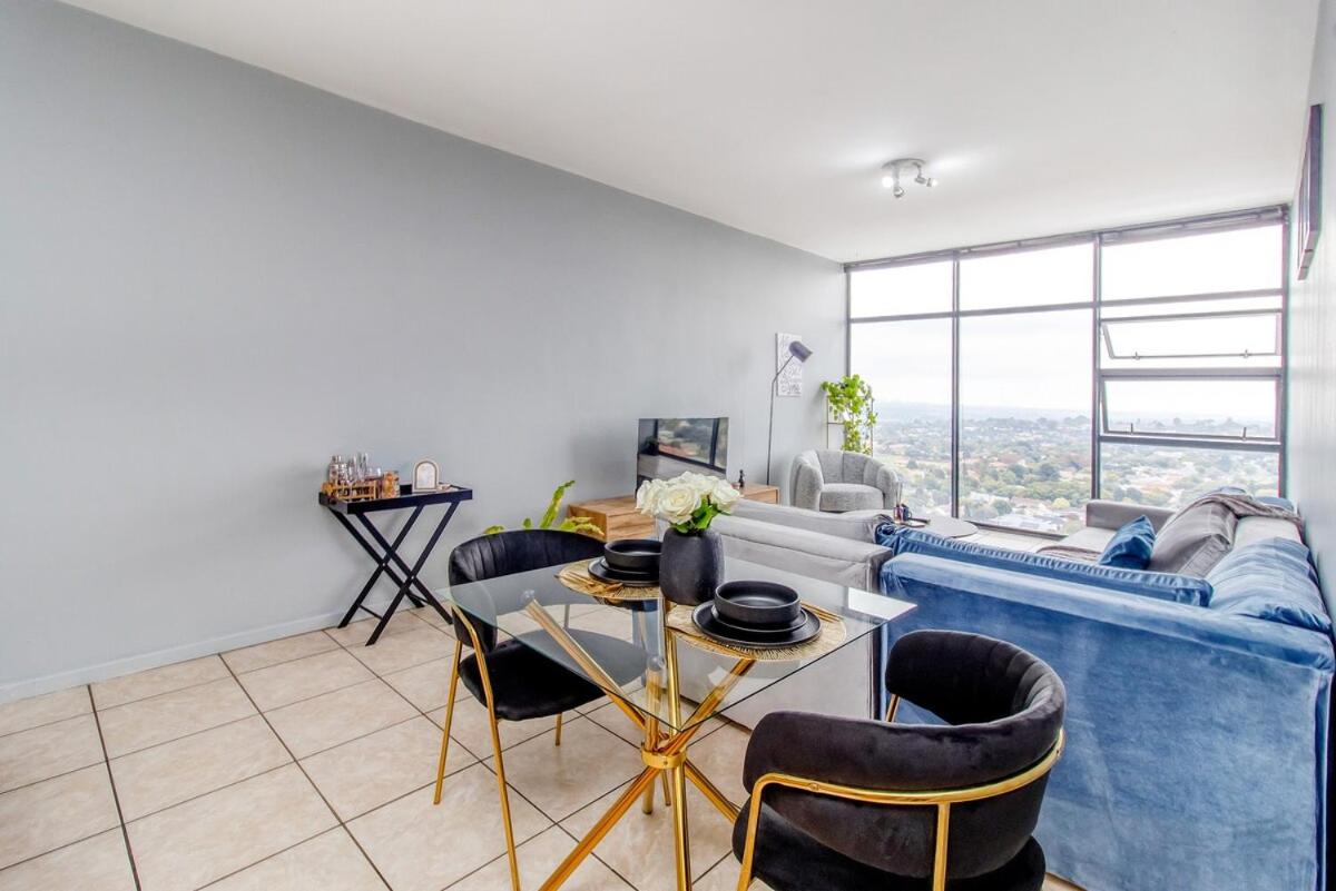 Skyline Hideout XL King Bed FREE Parking Views