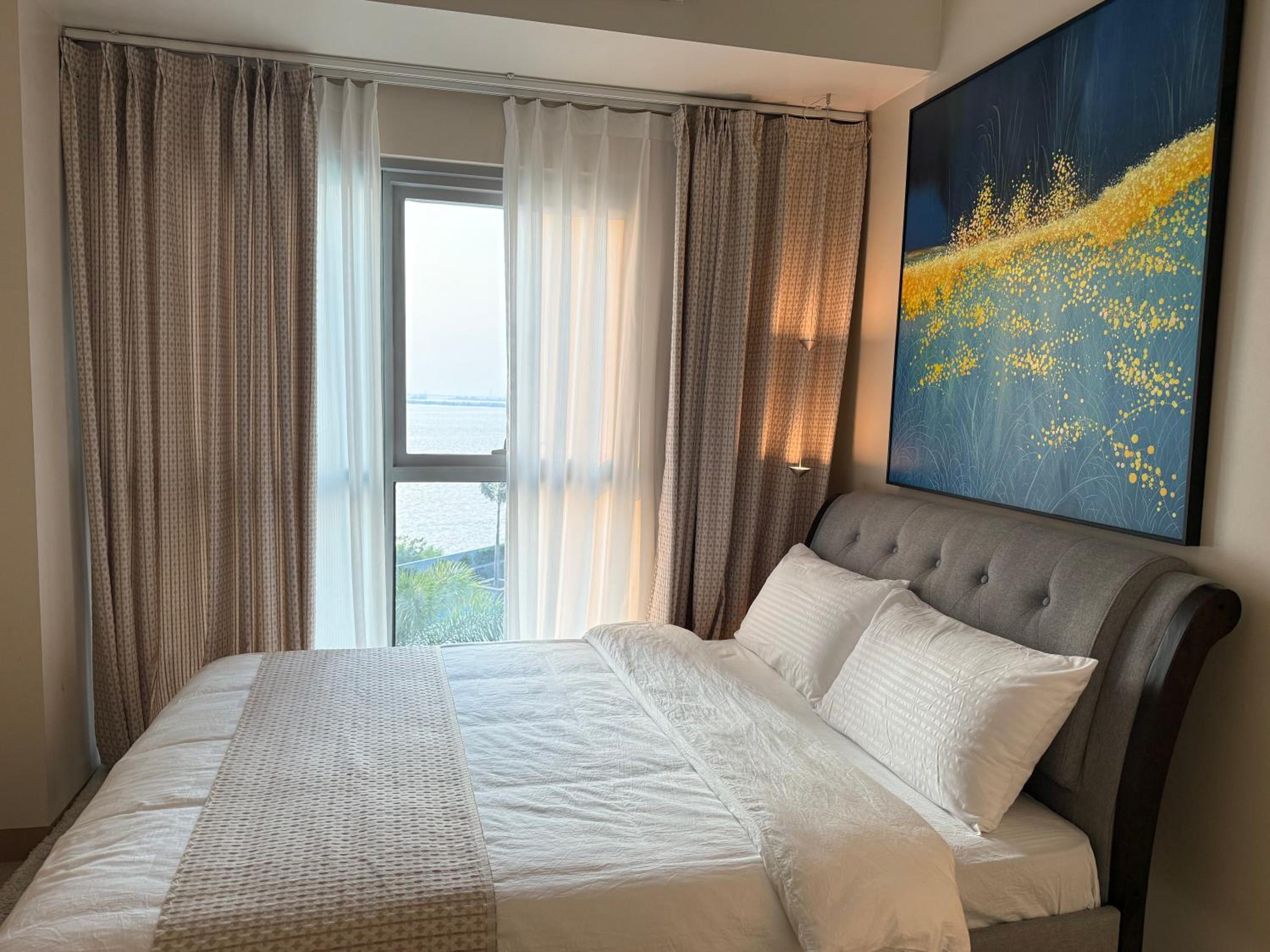 Playful 1BR With Magnificant Bayview Garden View Near Okada, Solaire, Aiports