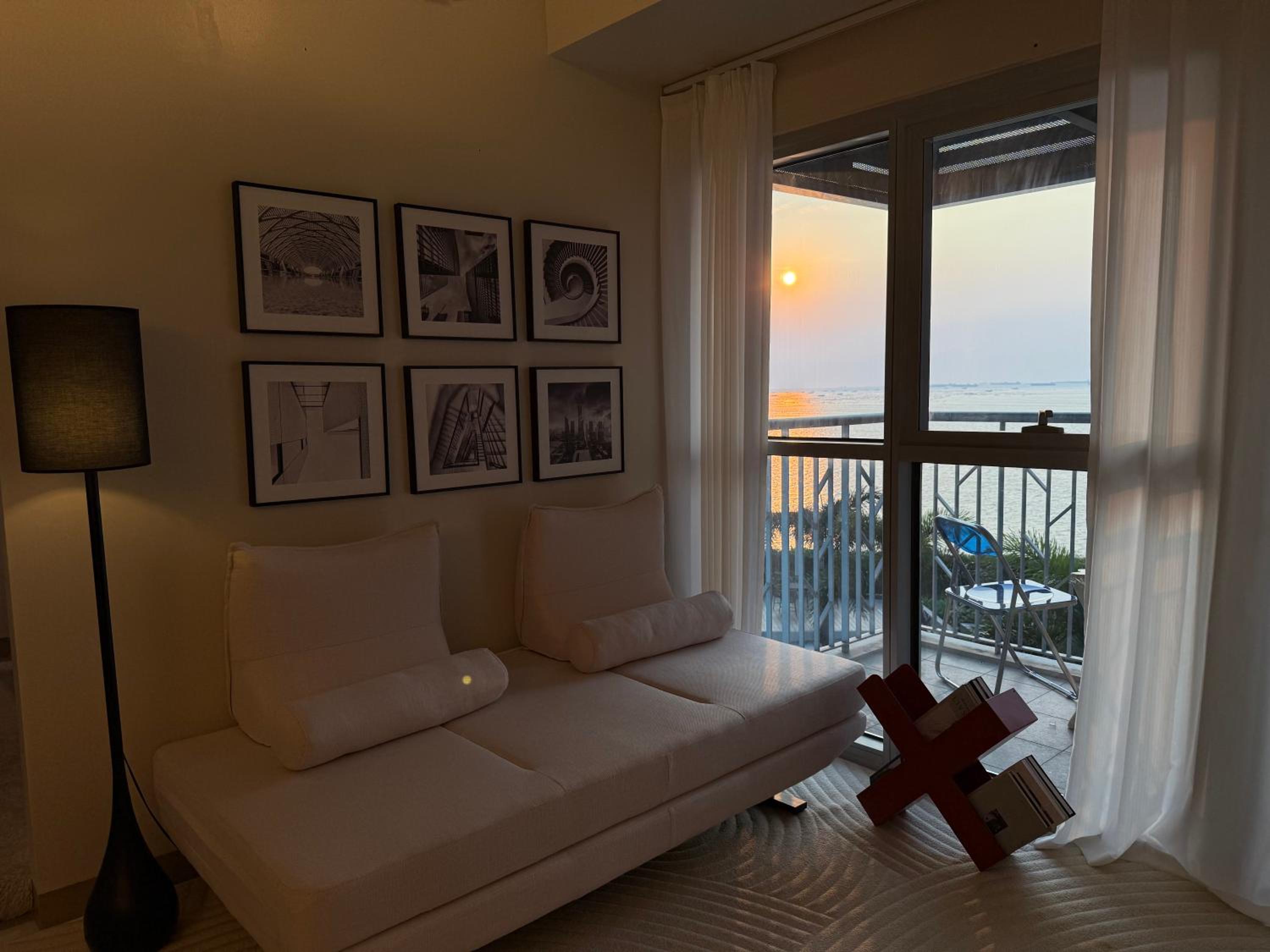 Playful 1BR With Magnificant Bayview Garden View Near Okada, Solaire, Aiports