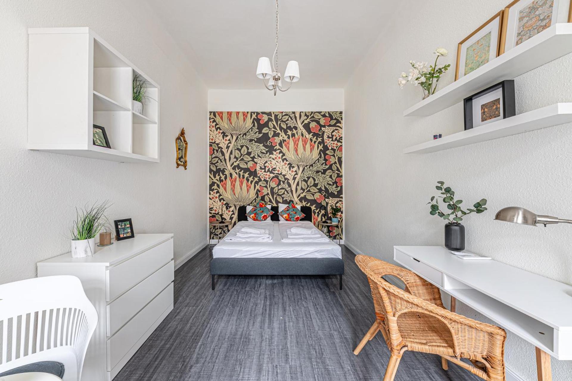 Chain Bridge Apt Cozy AC Comfort Near Everything