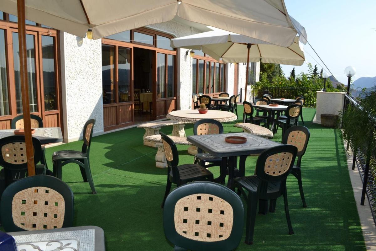 outdoor BBQ area