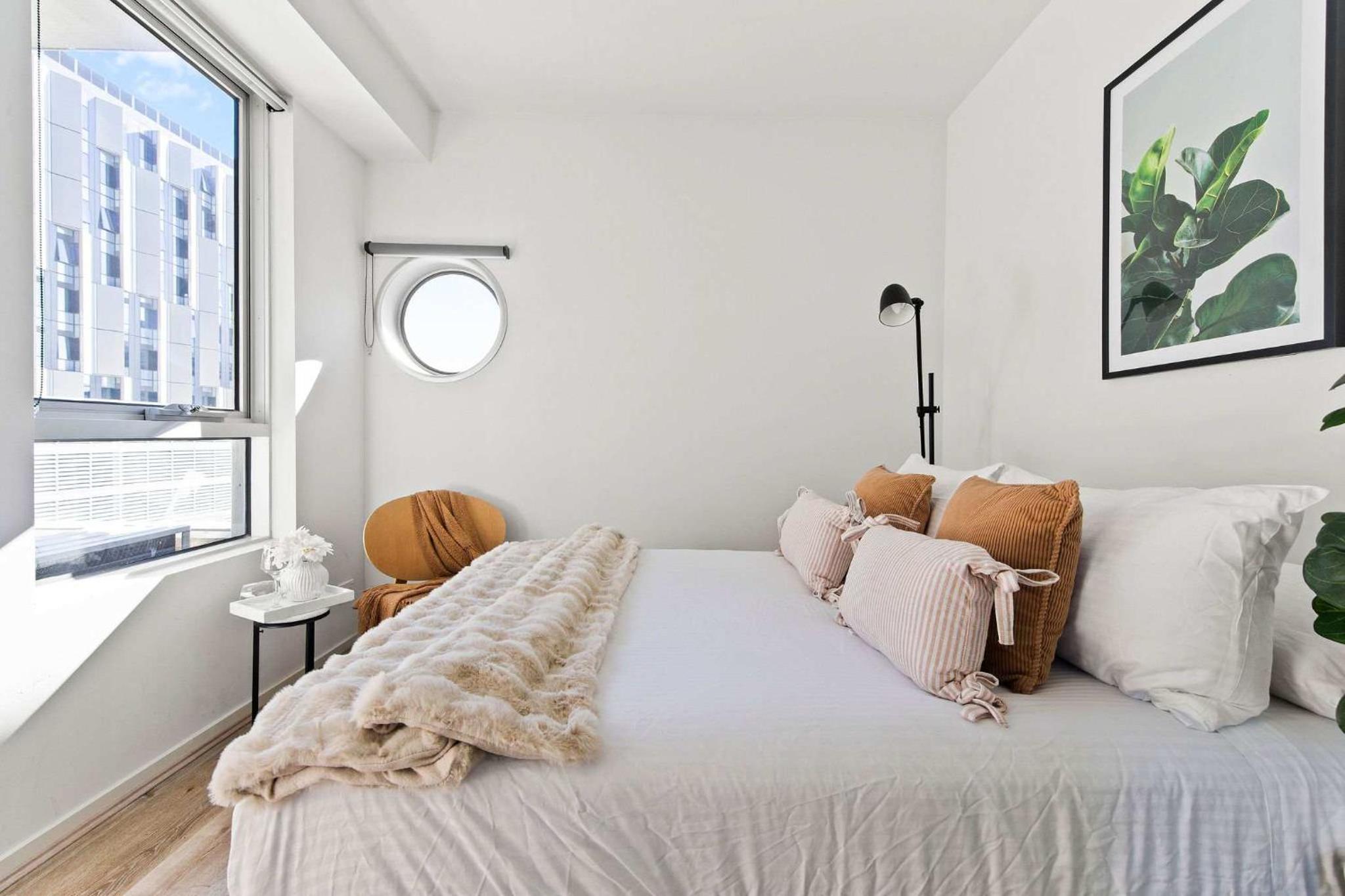 Stylish 2BR Apt Steps from Vic Market with Parking
