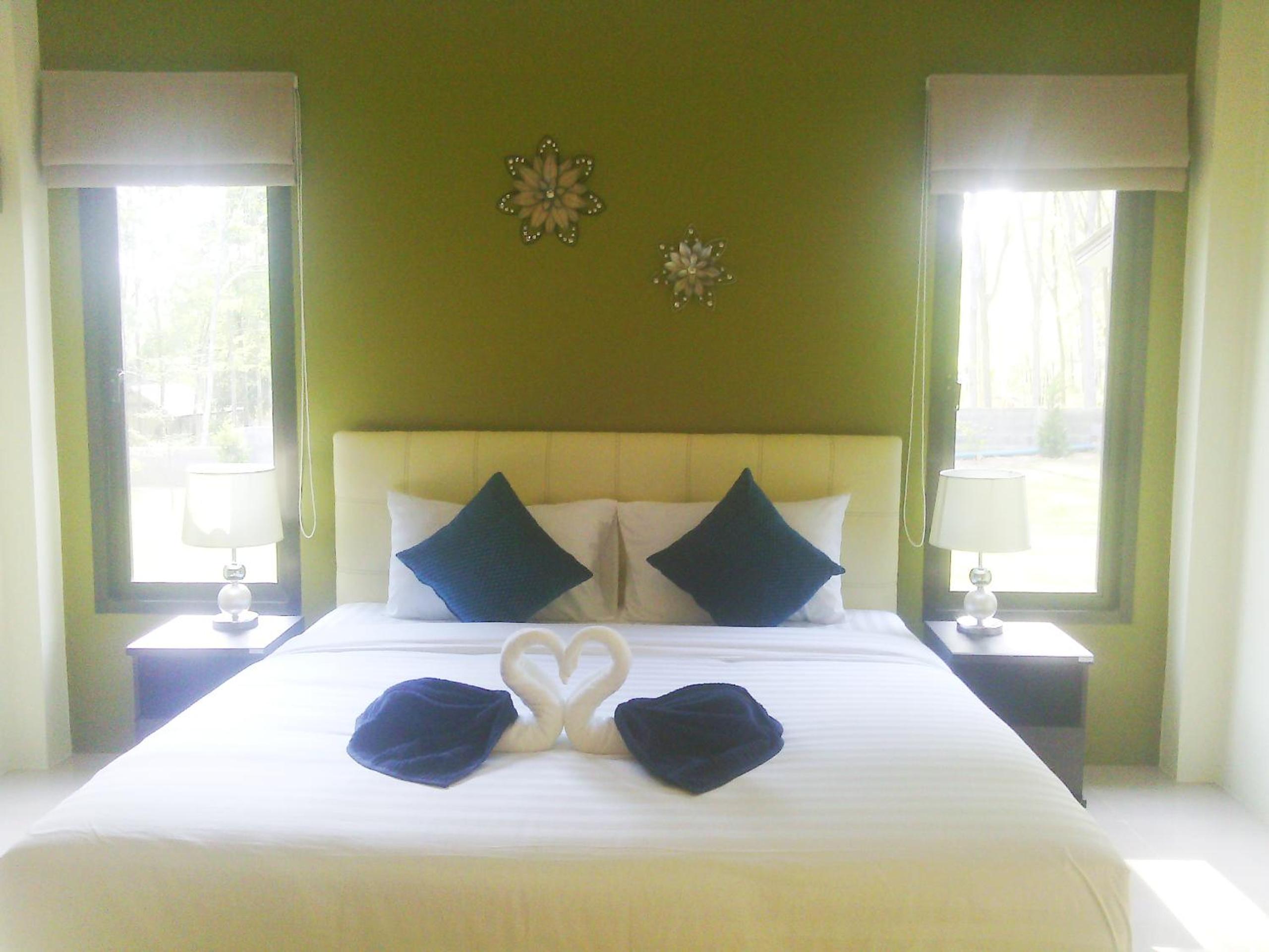 Phuket Sirinapha Resort