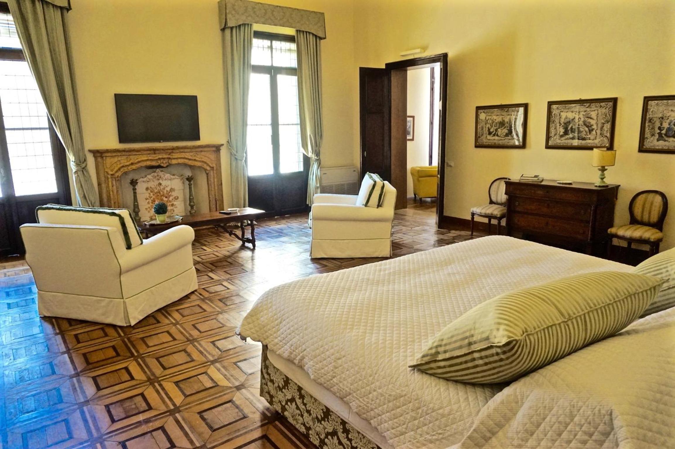 Palazzo Mantua Benavides Suites & Apartments