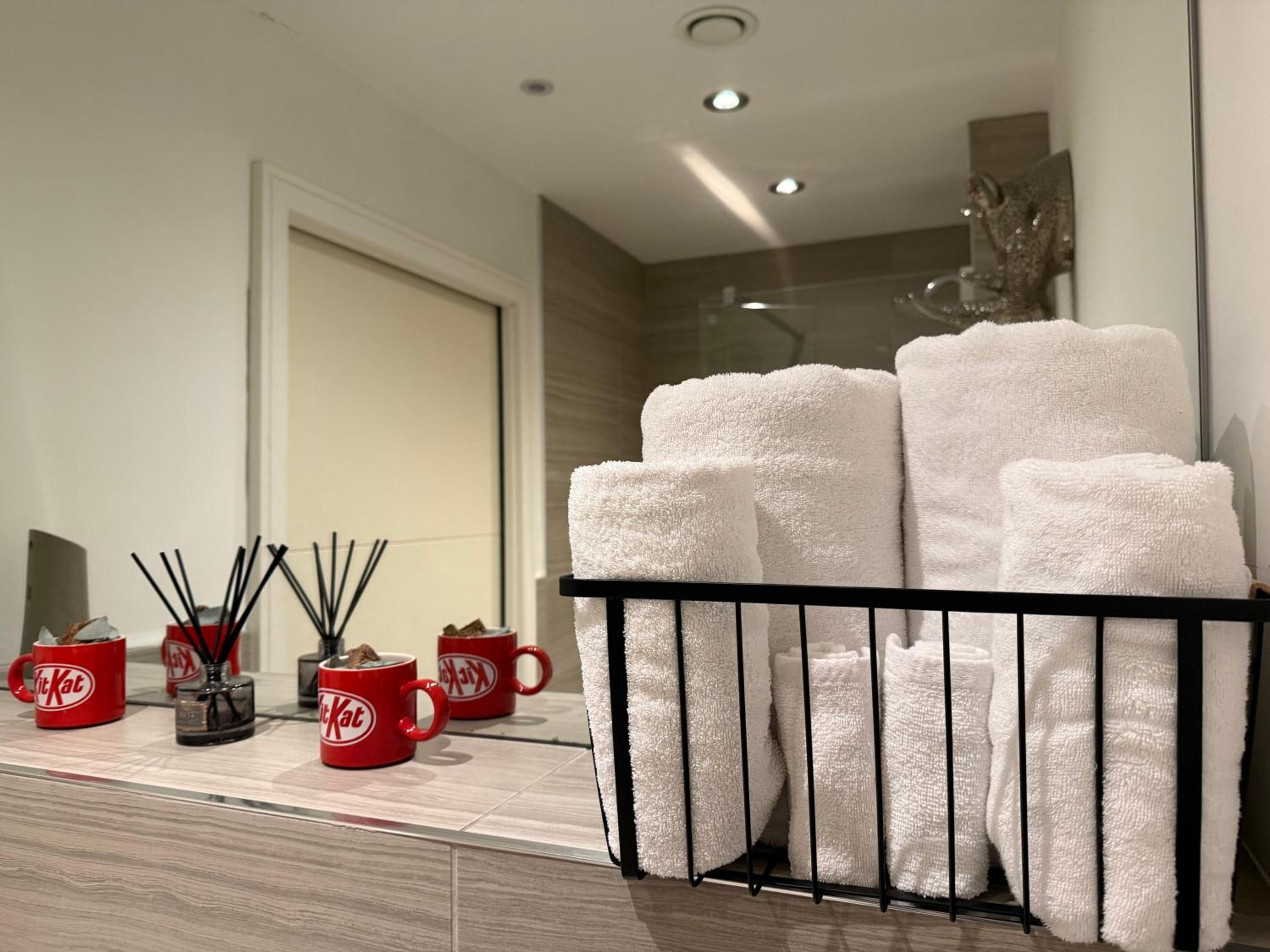 Staycation York at 1 Cocoa Suites with free parking