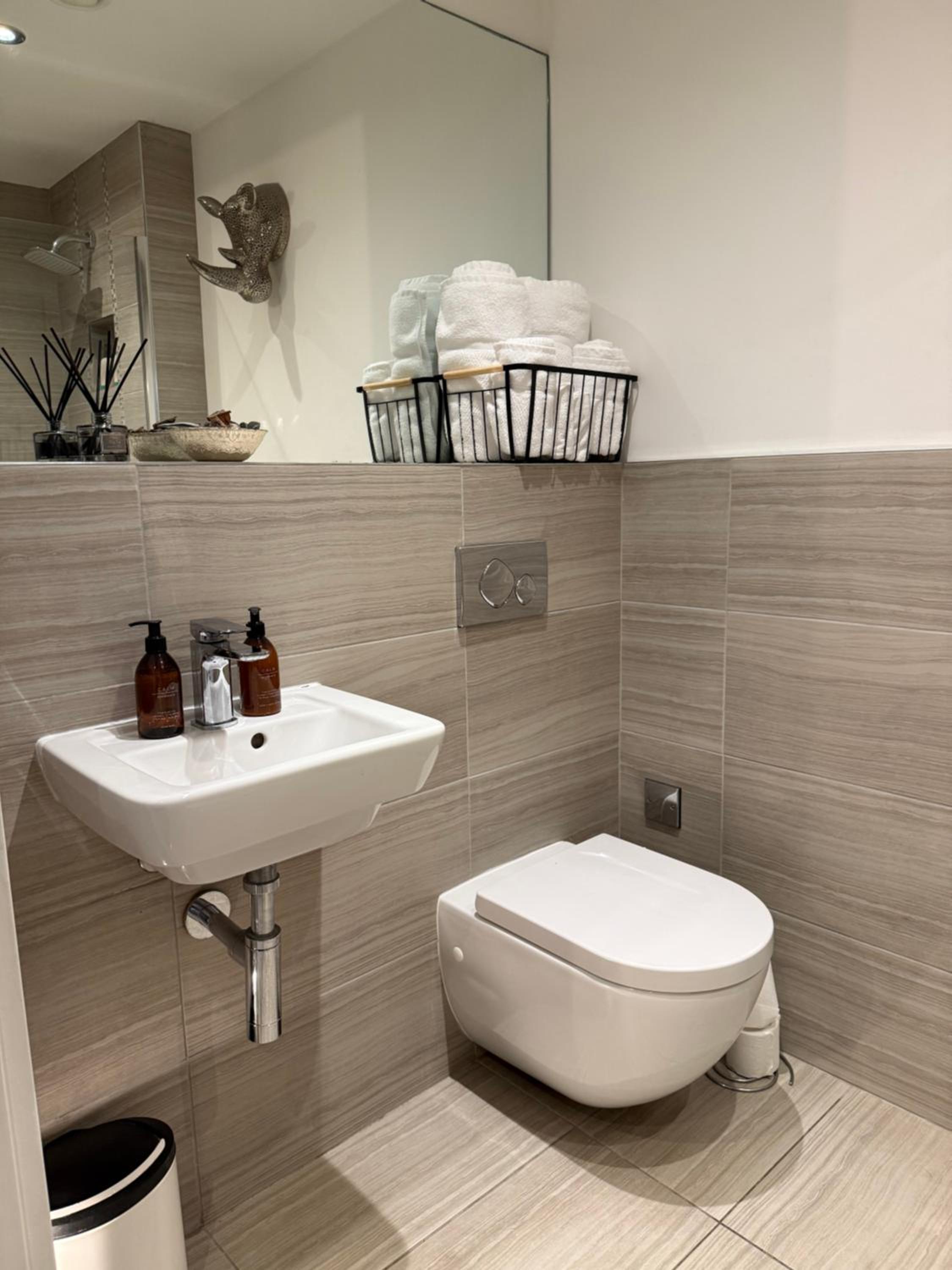 Staycation York at 1 Cocoa Suites with free parking