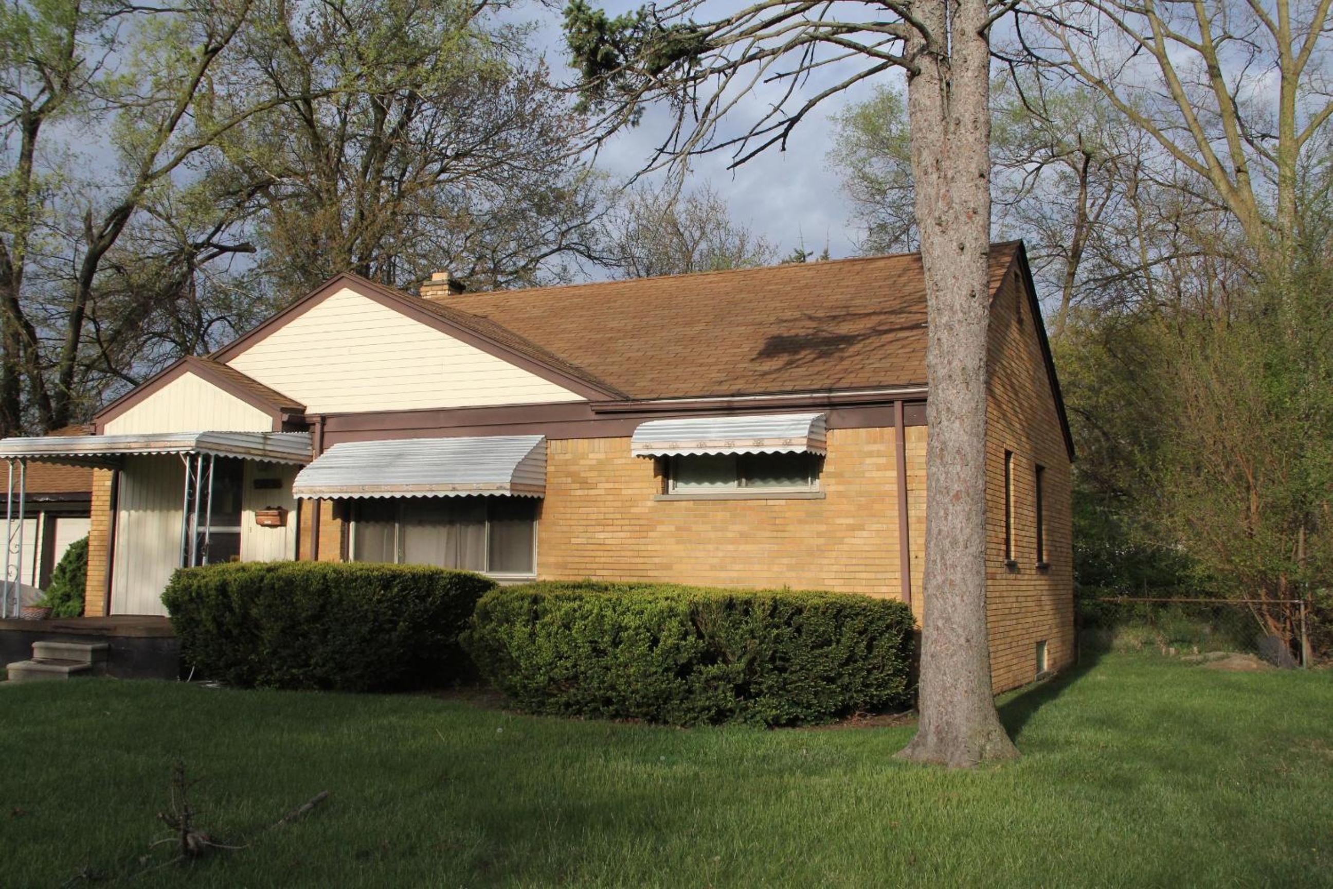 Beautiful, Cozy Stay in Oak Park, Queen Bedroom, Work Setup & Backyard Grill