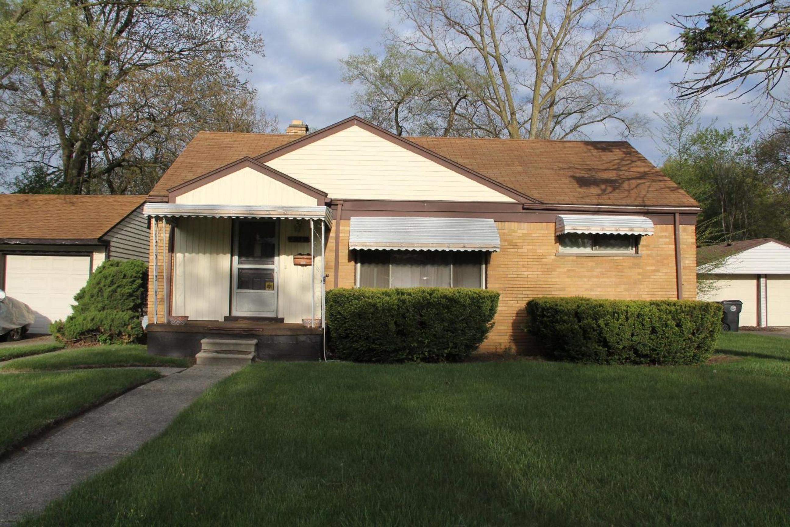 Beautiful, Cozy Stay in Oak Park, Queen Bedroom, Work Setup & Backyard Grill
