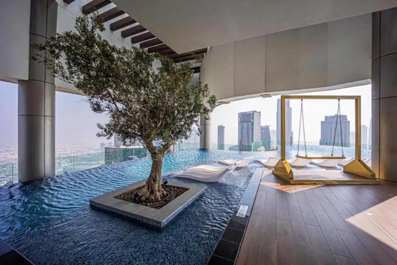 Luxury Seaview 2BR - Paramount Midtown - 6 Guests - 64F Pool Access & Burj View
