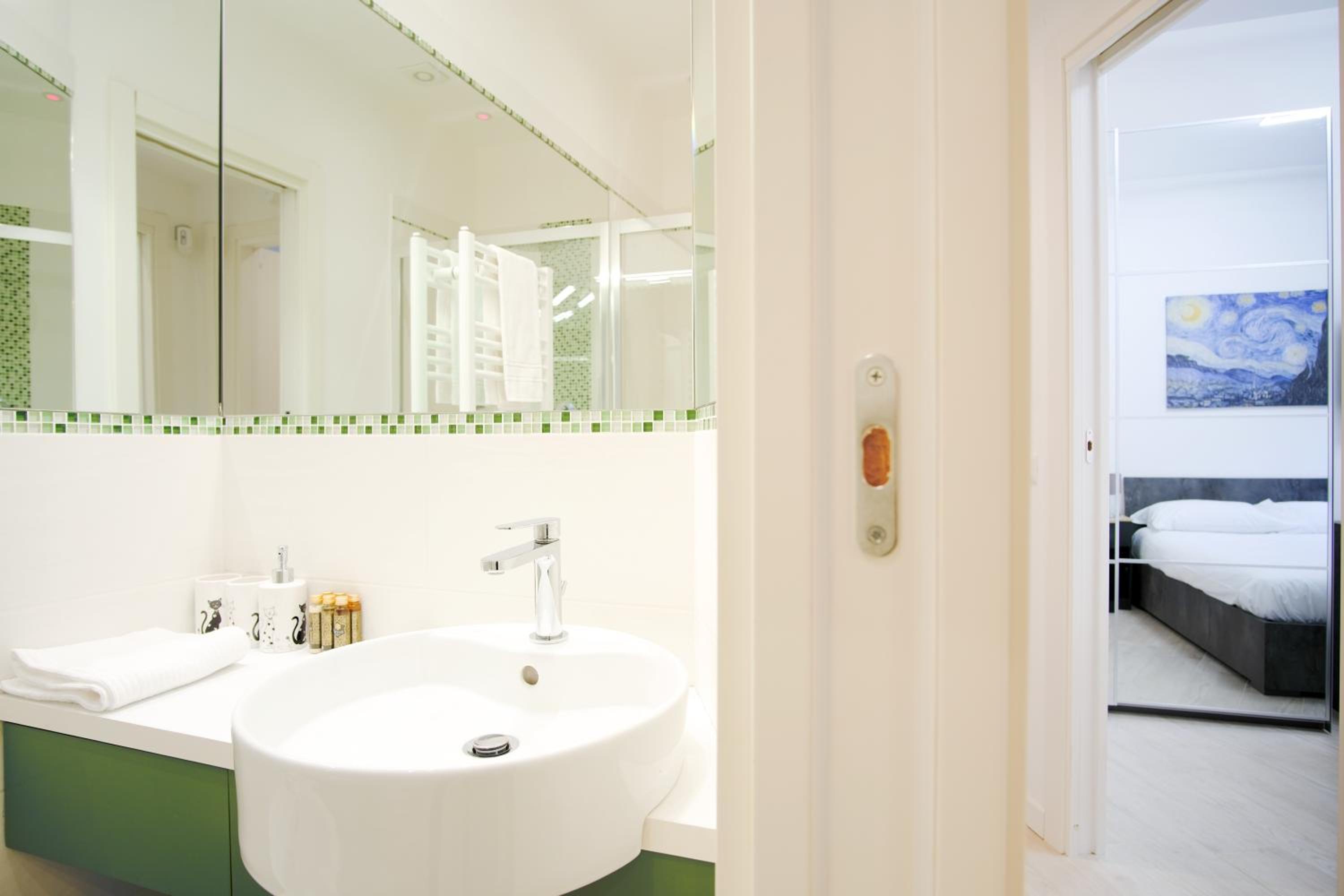 Elegantis Doris Suite Apartment - One Minute Walk to Vatican Museums