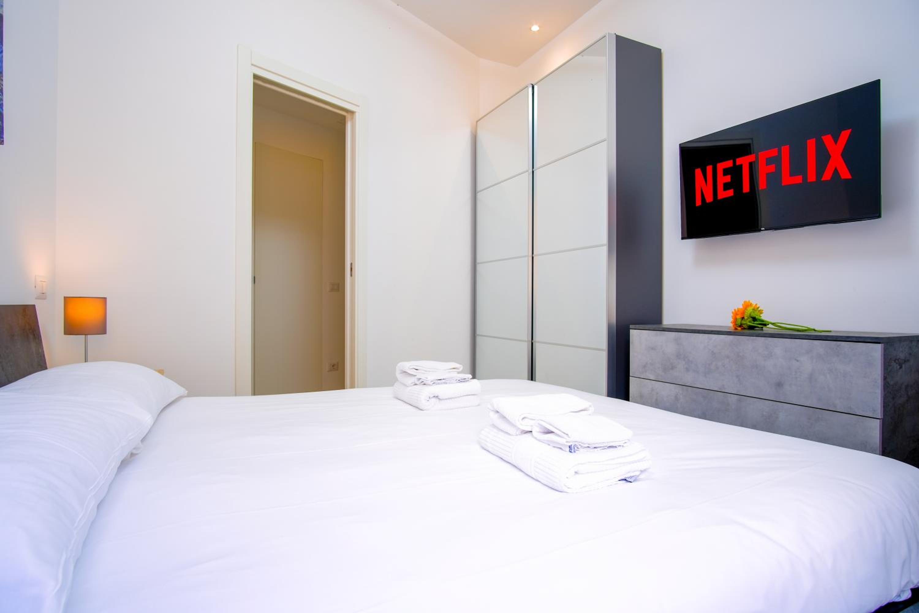 Elegantis Doris Suite Apartment - One Minute Walk to Vatican Museums