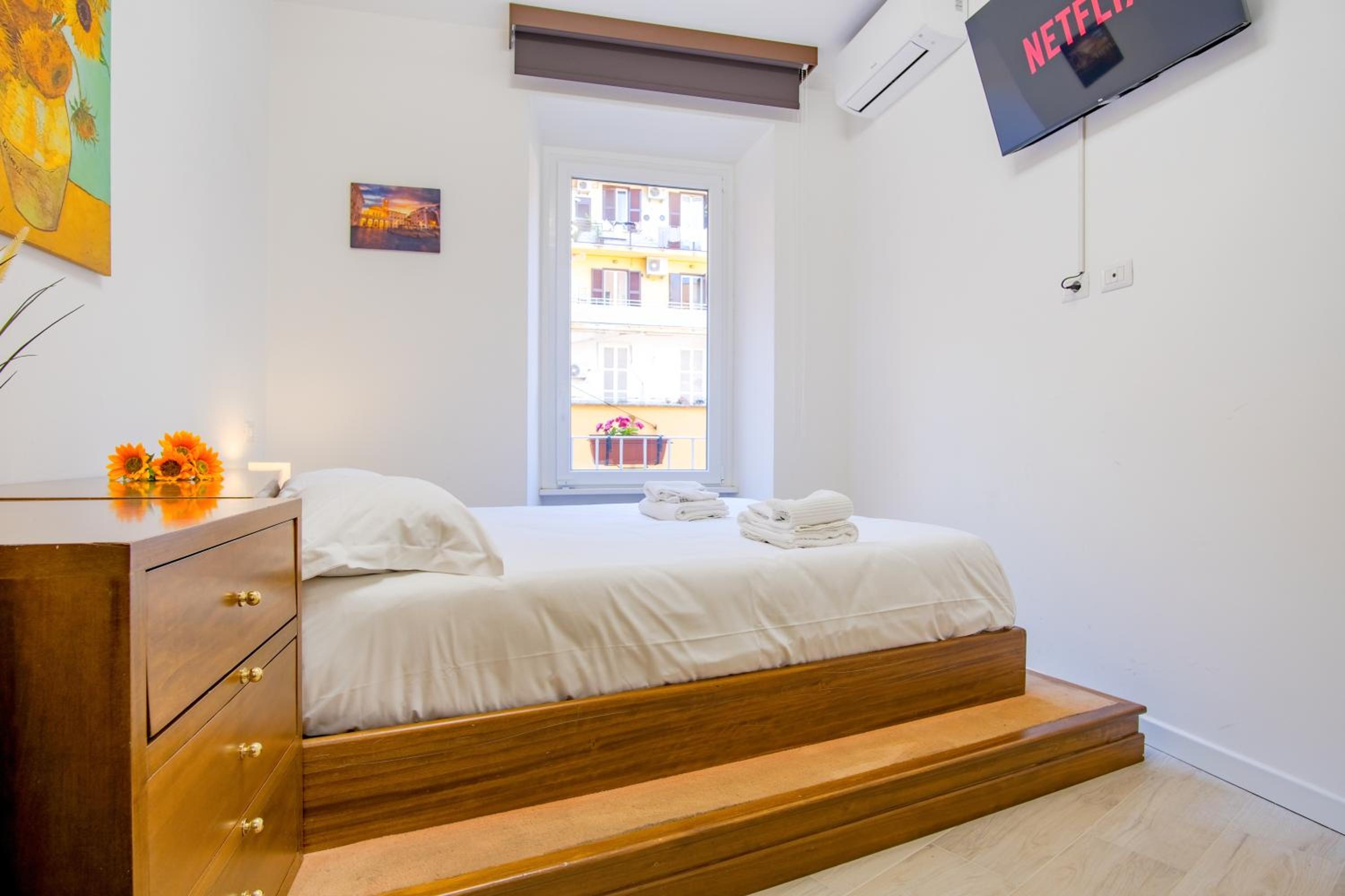 Elegantis Doris Suite Apartment - One Minute Walk to Vatican Museums