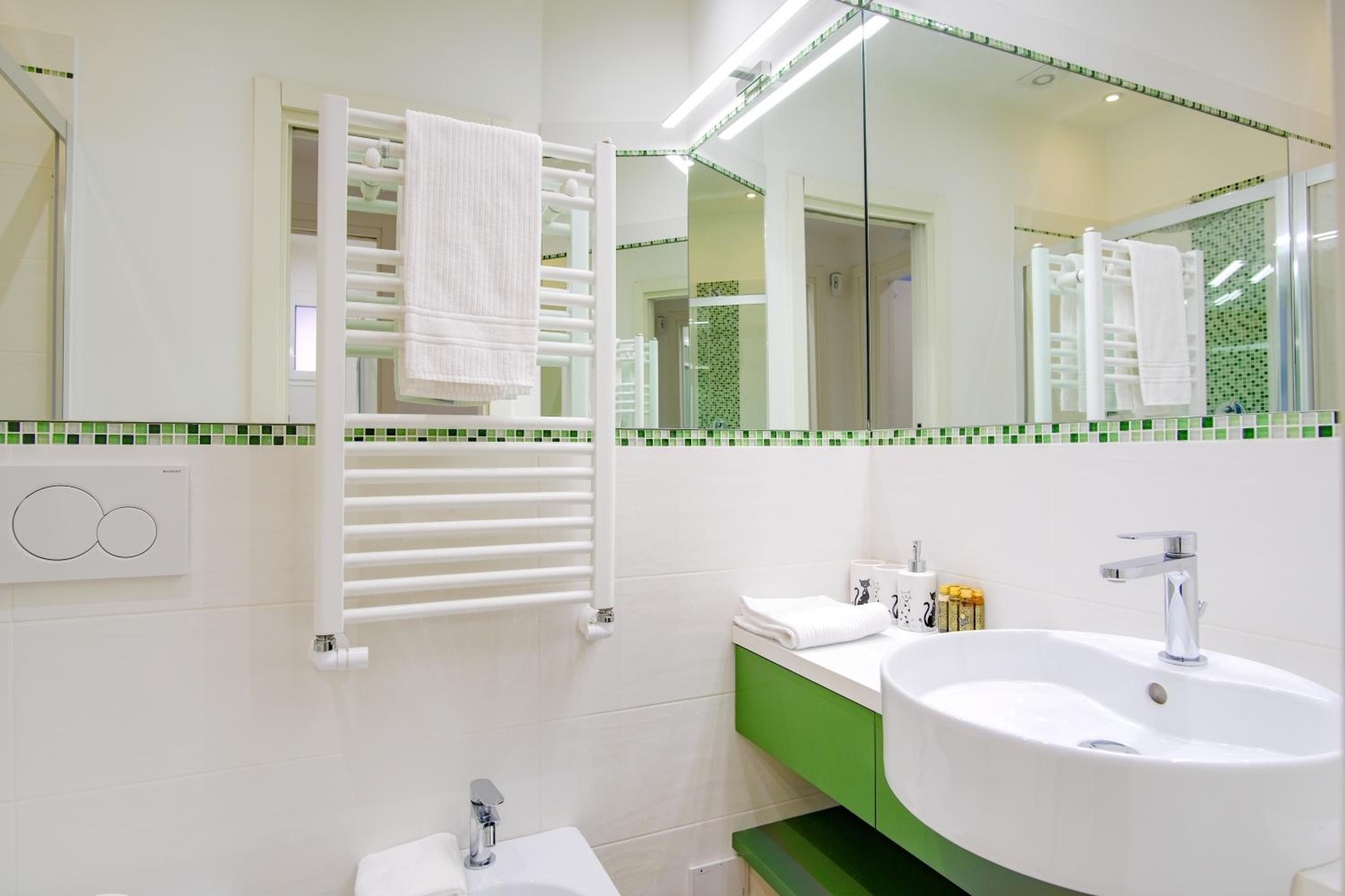 Elegantis Doris Suite Apartment - One Minute Walk to Vatican Museums