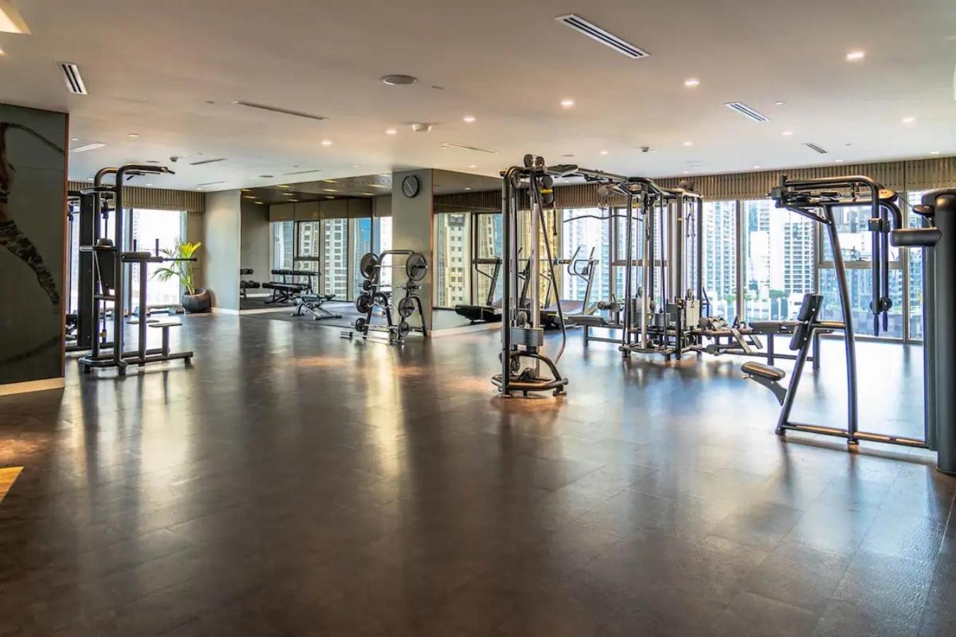 Paramount - Luxury 2BR Apartments with Burj or Sea Views - Access to the Infinity Pool on 64th Floor