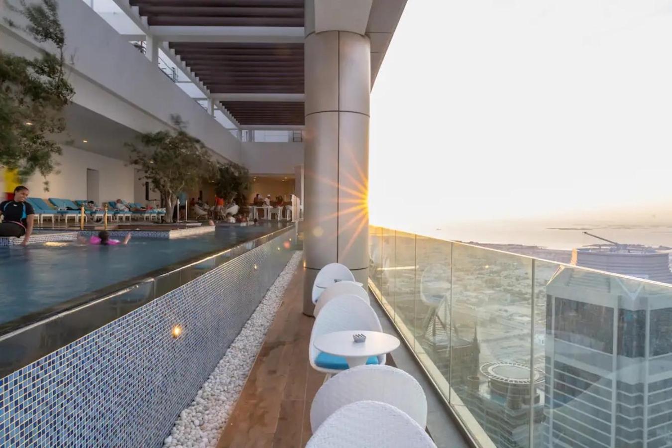 Paramount - Luxury 2BR Apartments with Burj or Sea Views - Access to the Infinity Pool on 64th Floor