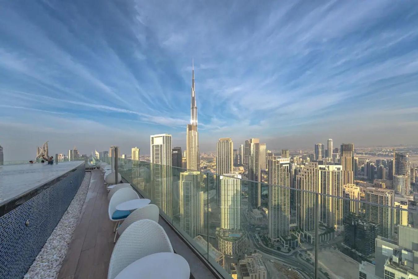 Paramount - Luxury 2BR Apartments with Burj or Sea Views - Access to the Infinity Pool on 64th Floor