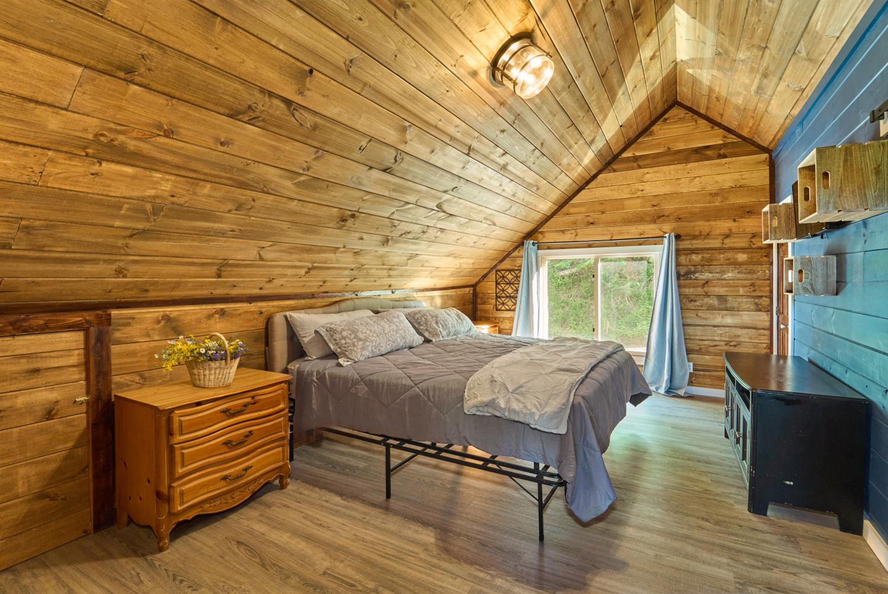 Charming 6BR Stay Steps from Downtown
