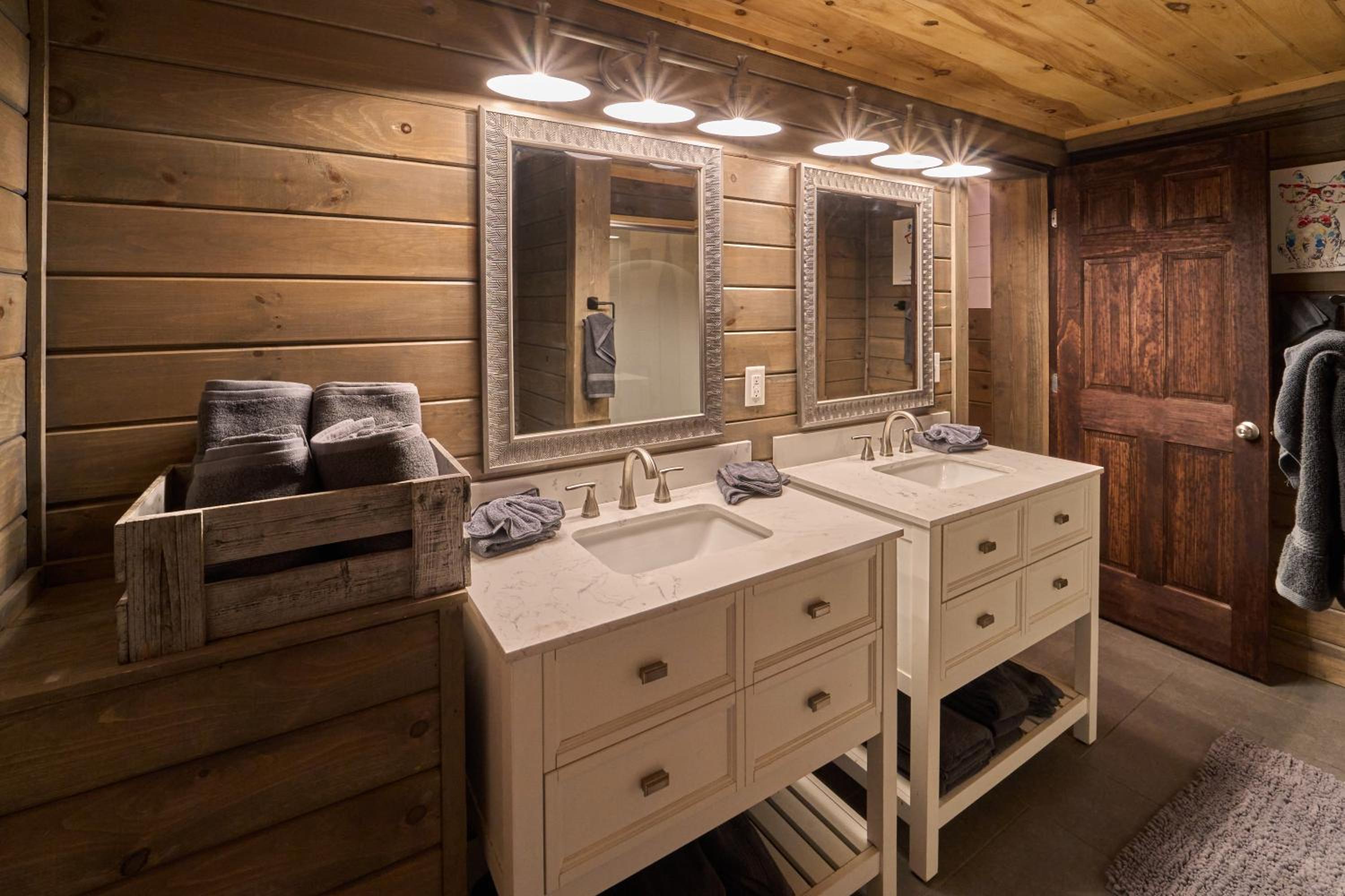 Charming 6BR Stay Steps from Downtown