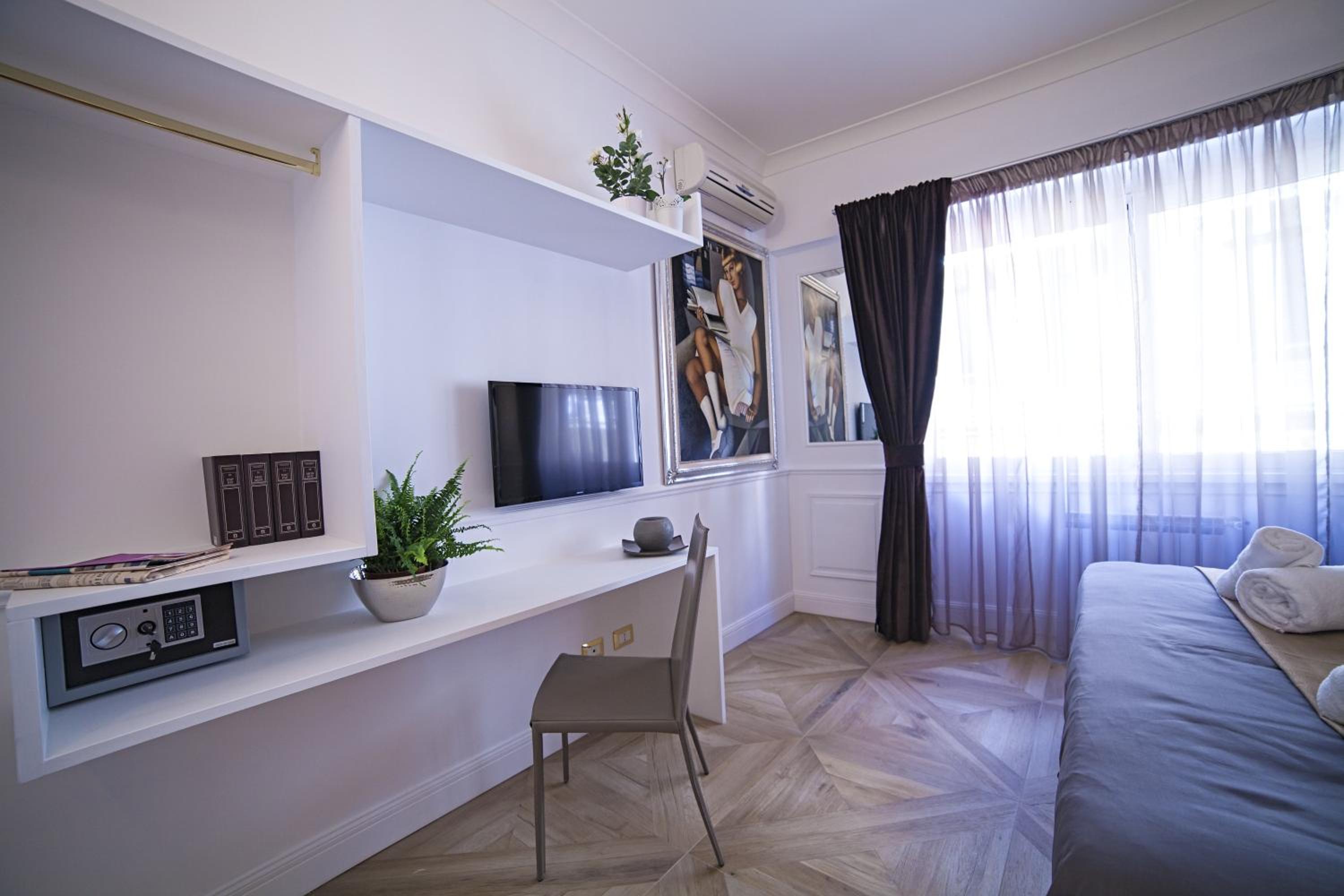 hotel room