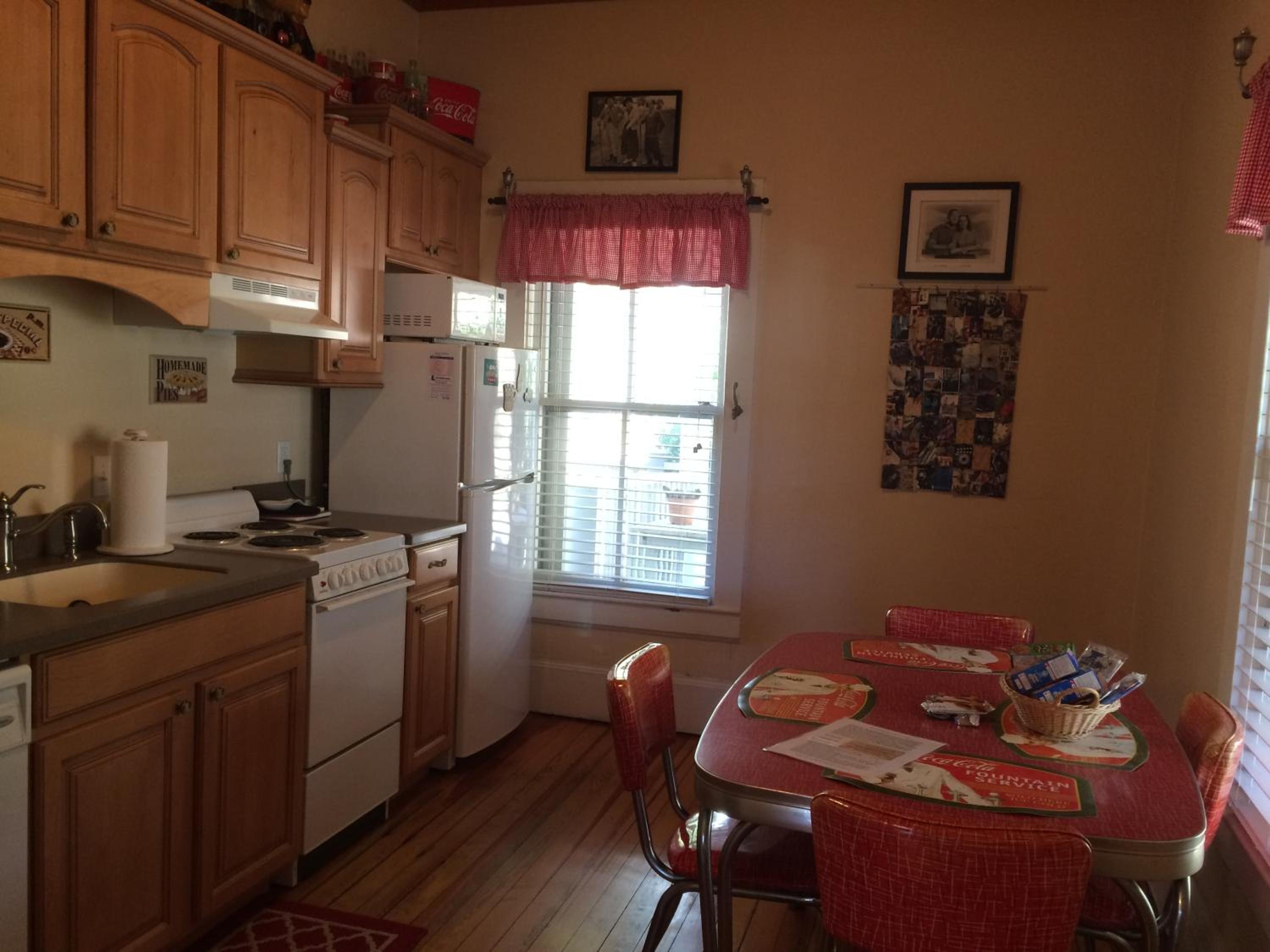 Calhoun House Inn & Suites