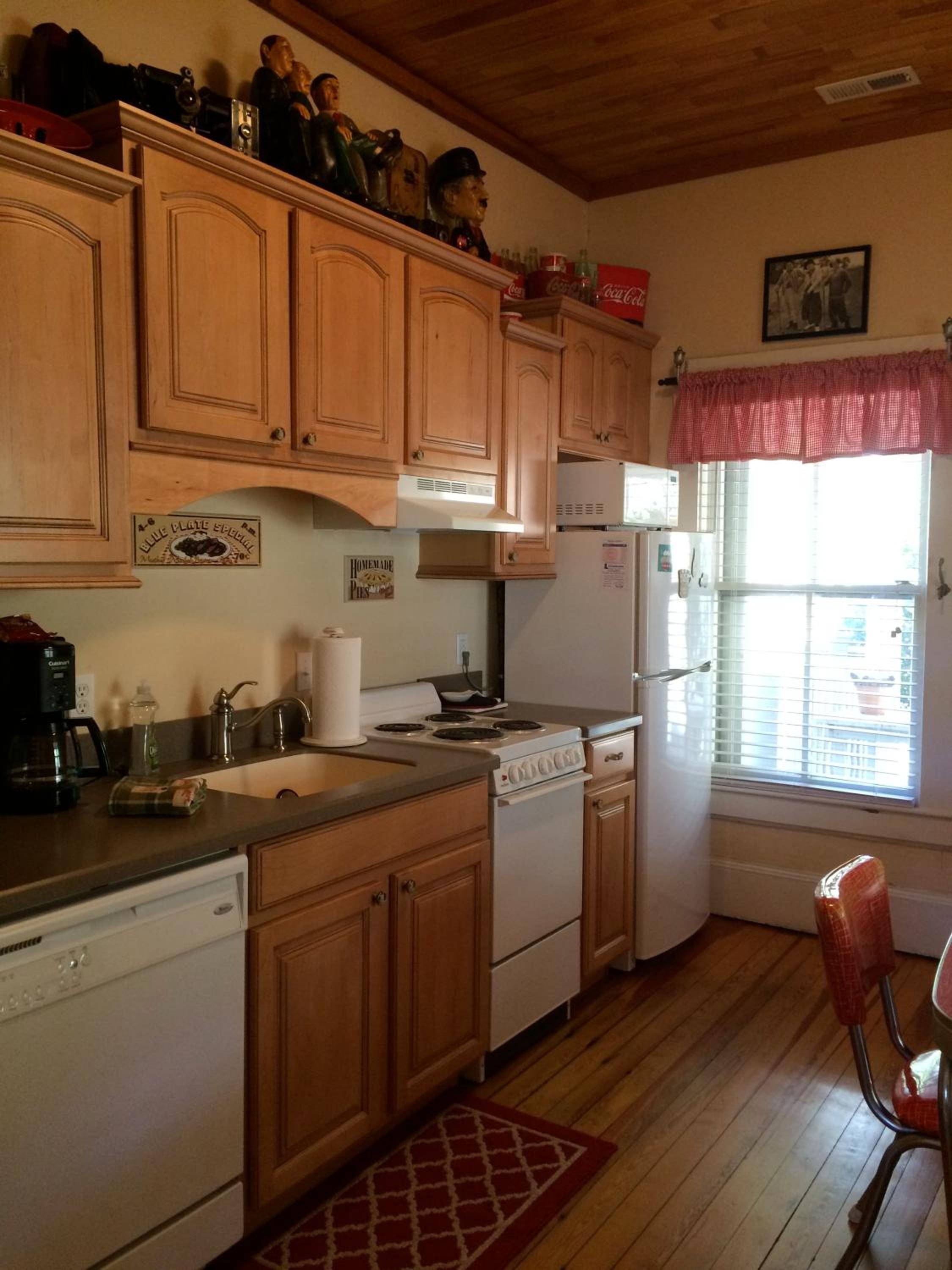 Calhoun House Inn & Suites