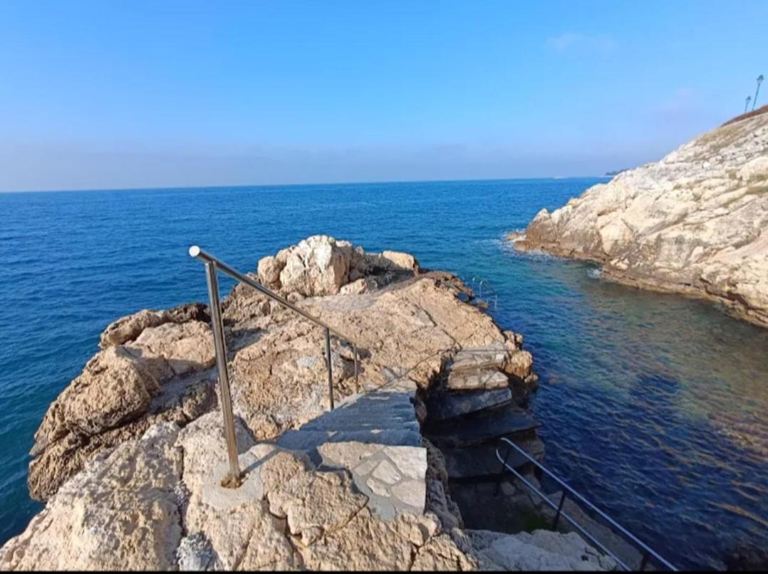 Sea View House
