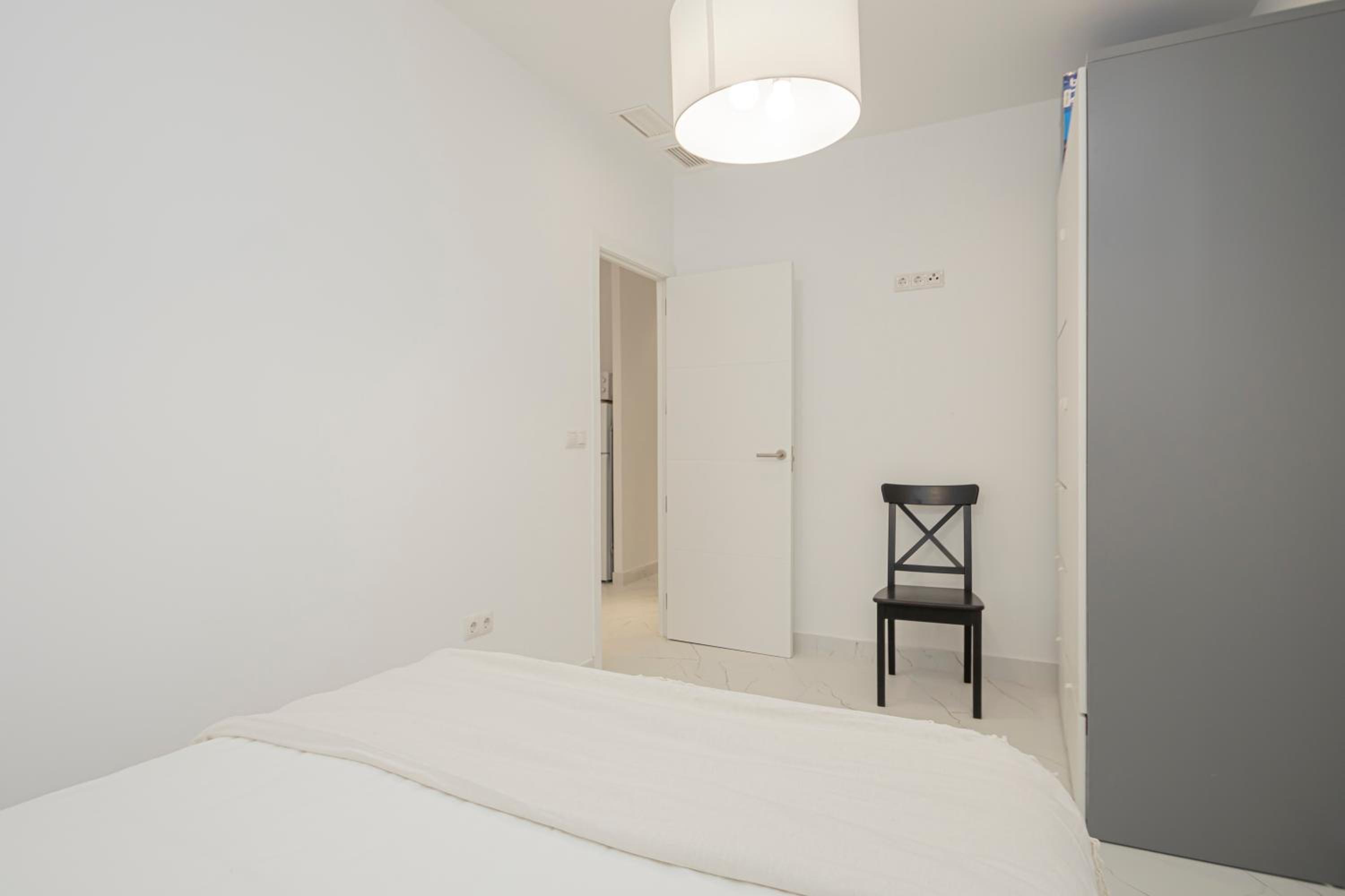 Stunning modern 2BR apt next to Feria