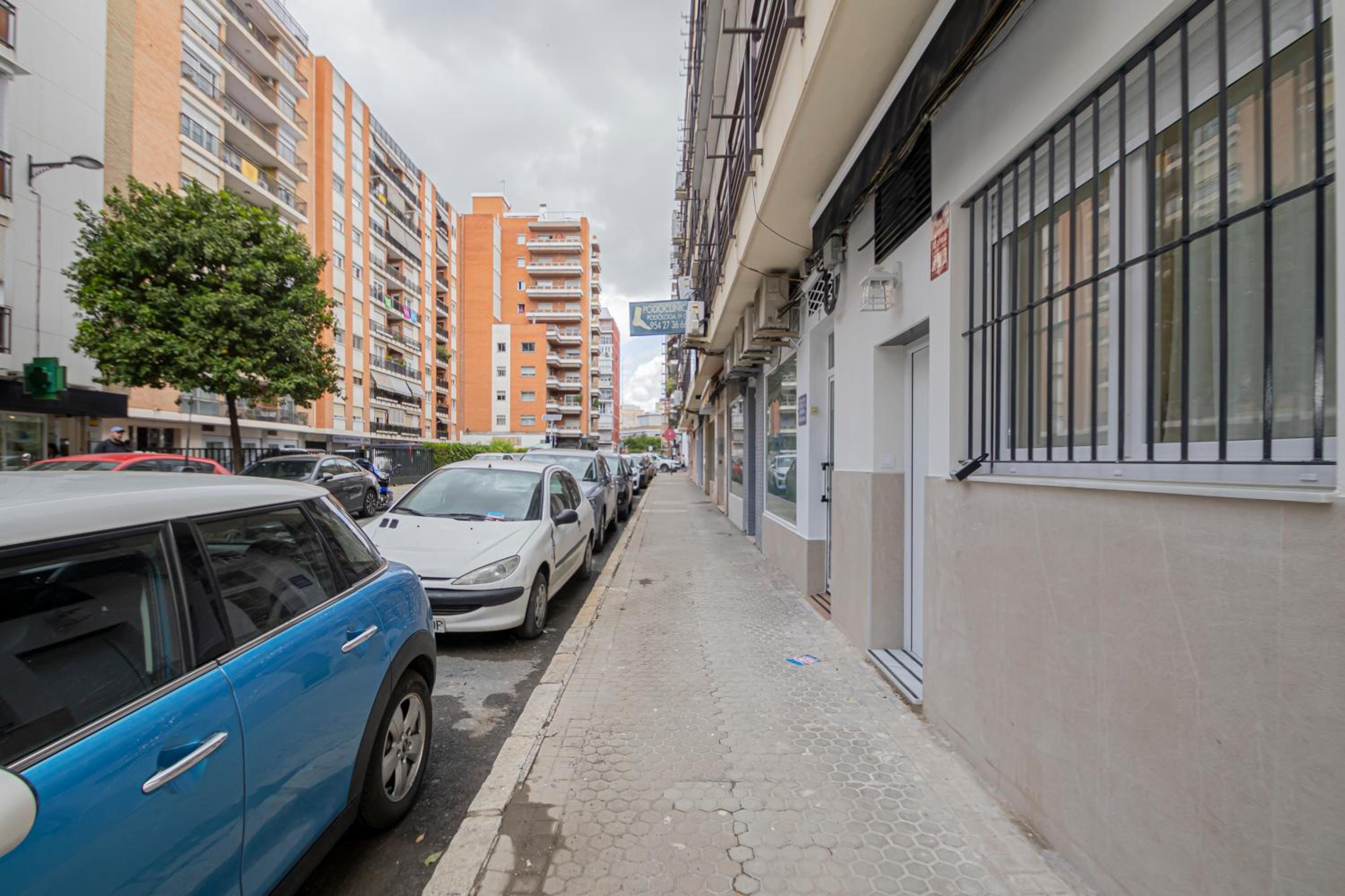 Stunning modern 2BR apt next to Feria