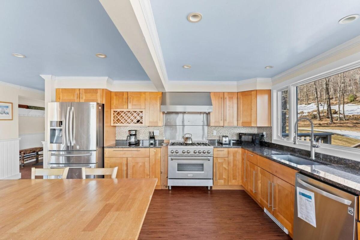 The Matterhorn House - Mountain Chalet with Hot Tub, Views, Game Room - Ideal Spring to Fall
