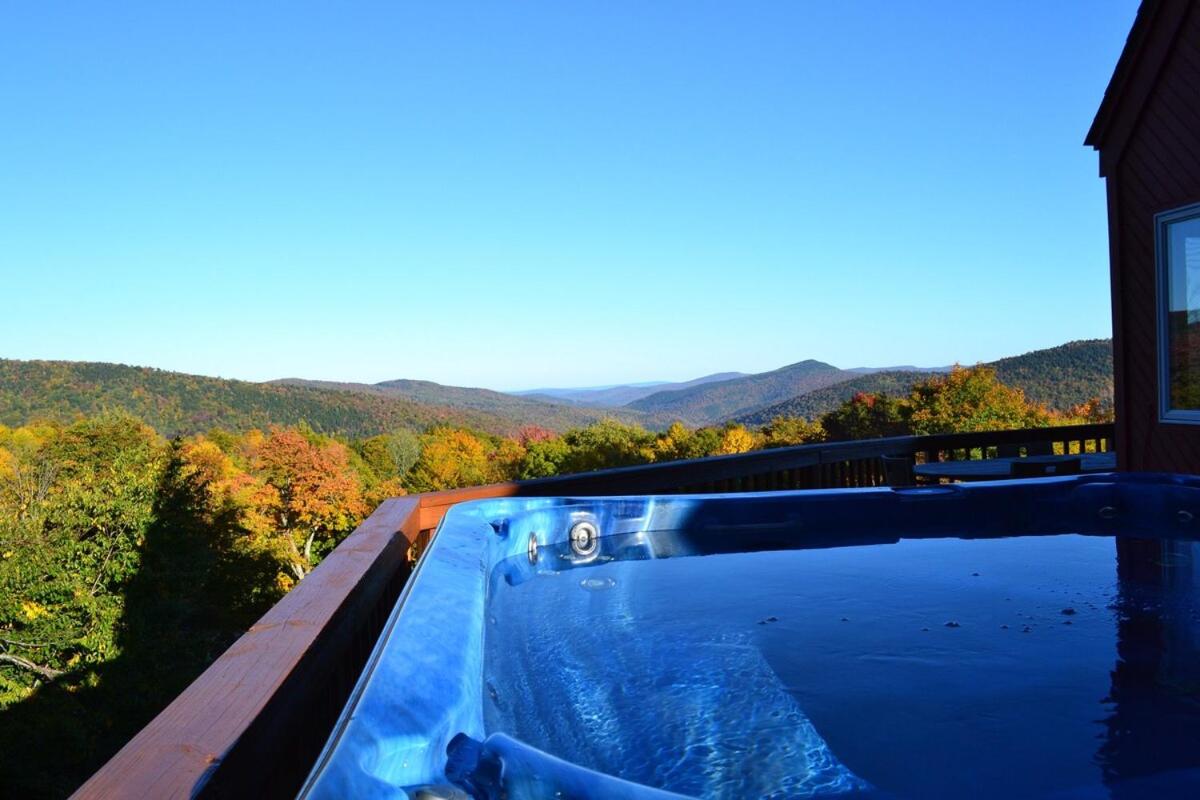 The Matterhorn House - Mountain Chalet with Hot Tub, Views, Game Room - Ideal Spring to Fall