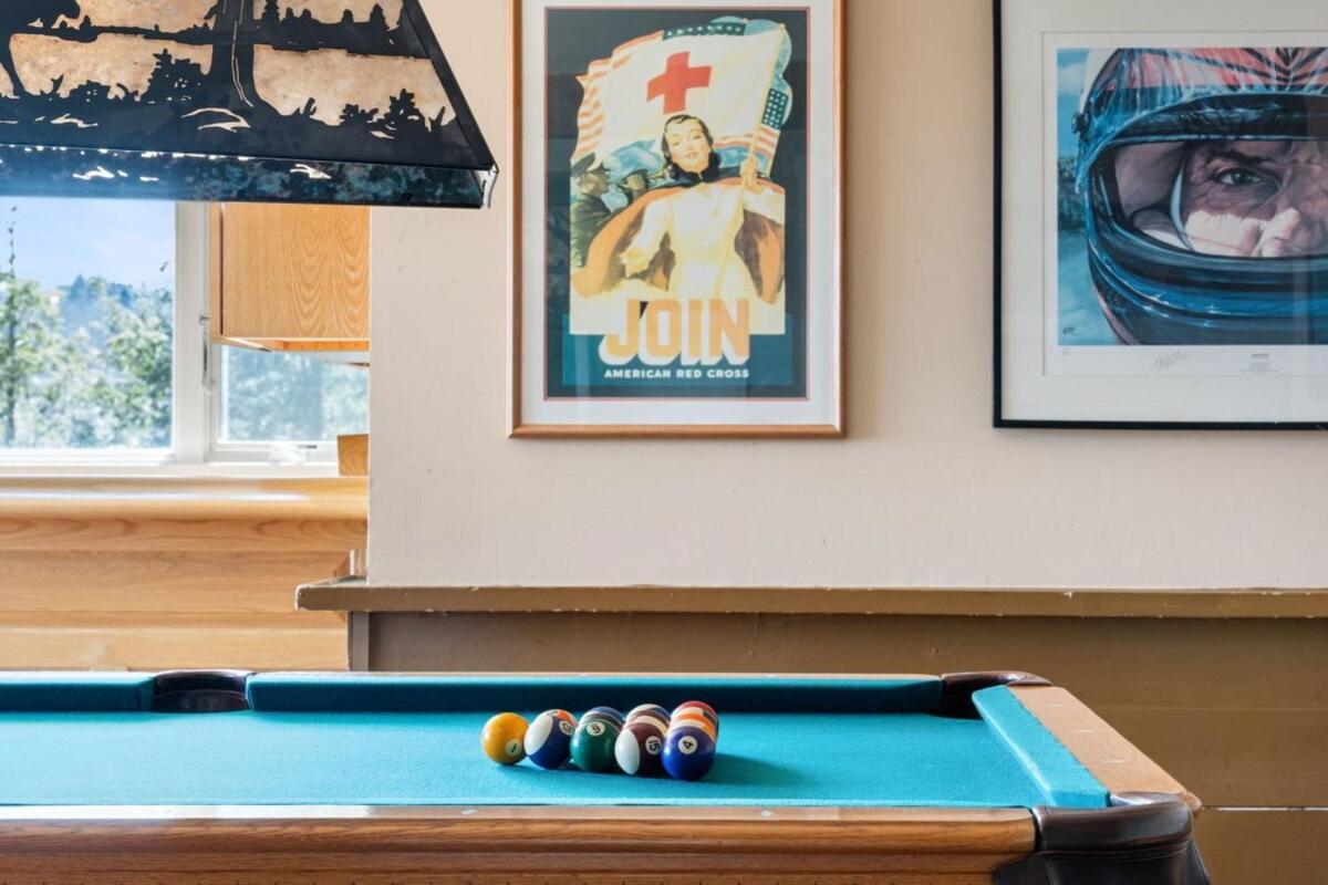 The Matterhorn House - Mountain Chalet with Hot Tub, Views, Game Room - Ideal Spring to Fall