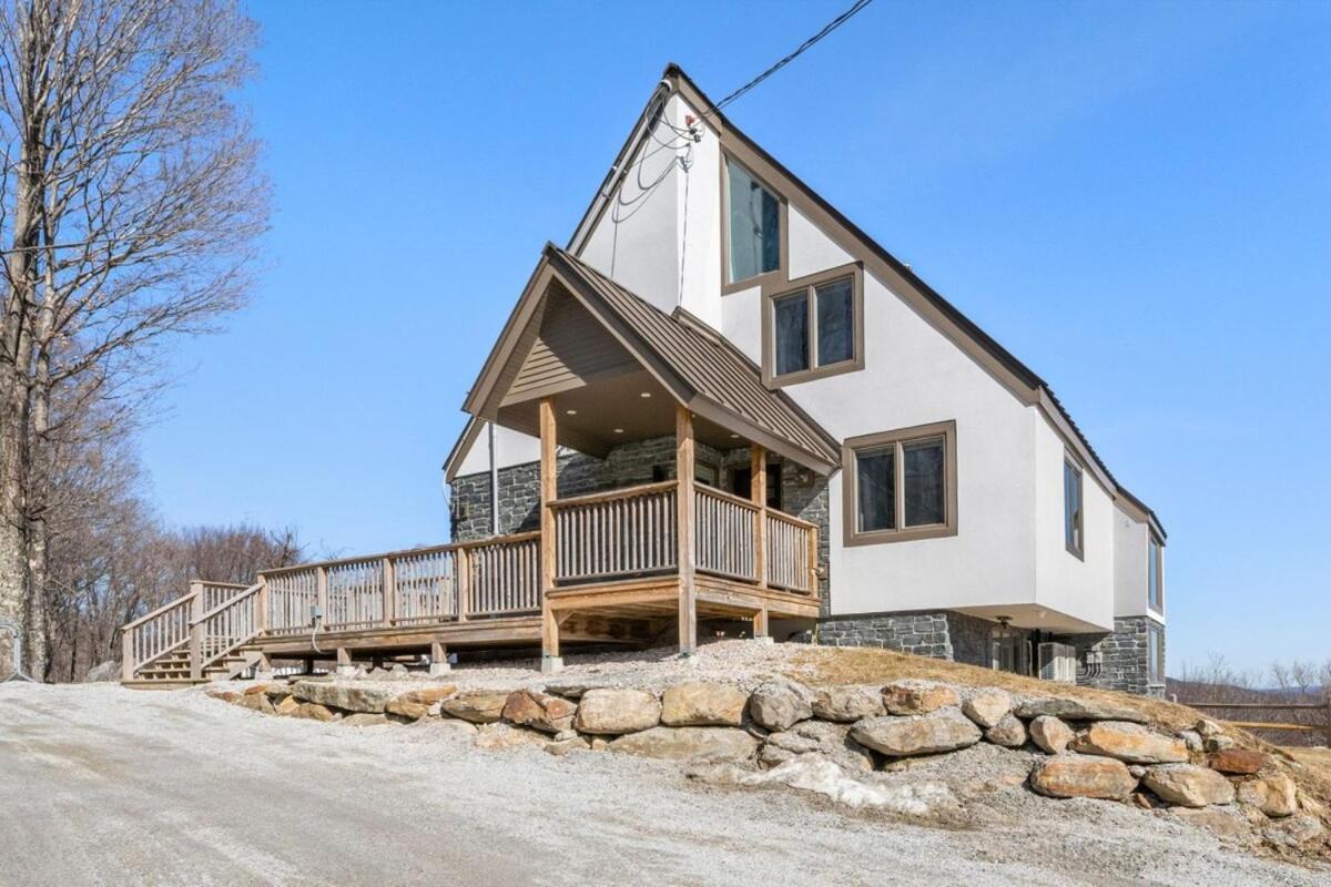 The Matterhorn House - Mountain Chalet with Hot Tub, Views, Game Room - Ideal Spring to Fall