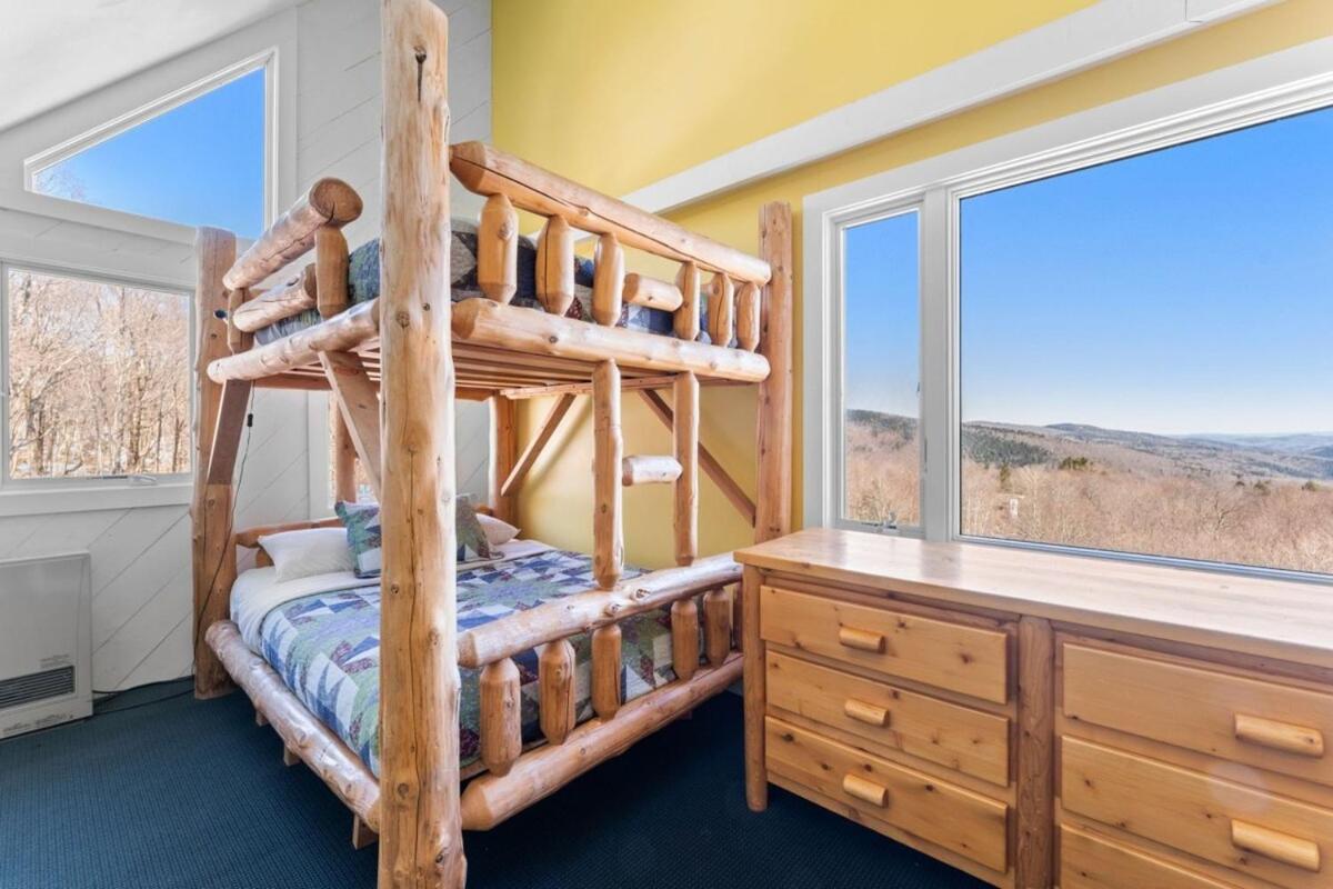 The Matterhorn House - Mountain Chalet with Hot Tub, Views, Game Room - Ideal Spring to Fall