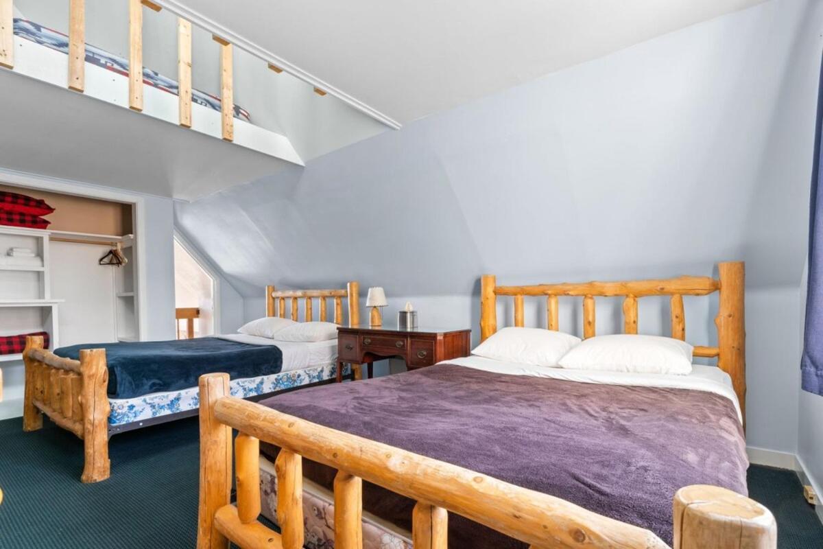 The Matterhorn House - Mountain Chalet with Hot Tub, Views, Game Room - Ideal Spring to Fall