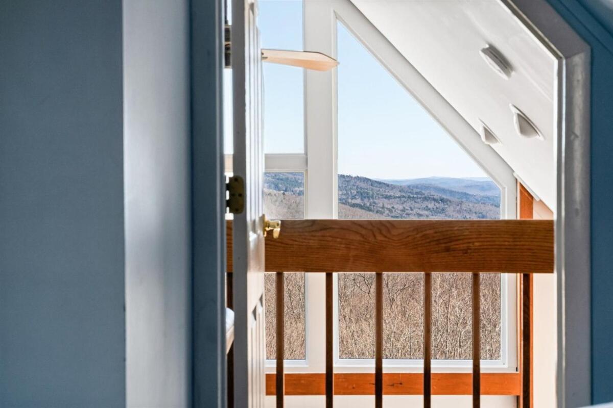 The Matterhorn House - Mountain Chalet with Hot Tub, Views, Game Room - Ideal Spring to Fall