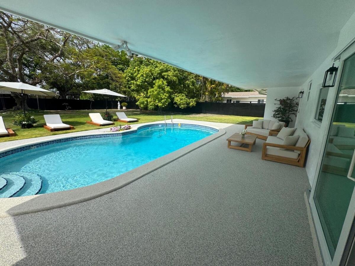 Chic-ness Oasis FIFA World Cup 2026 Heated Pool Near Stadium