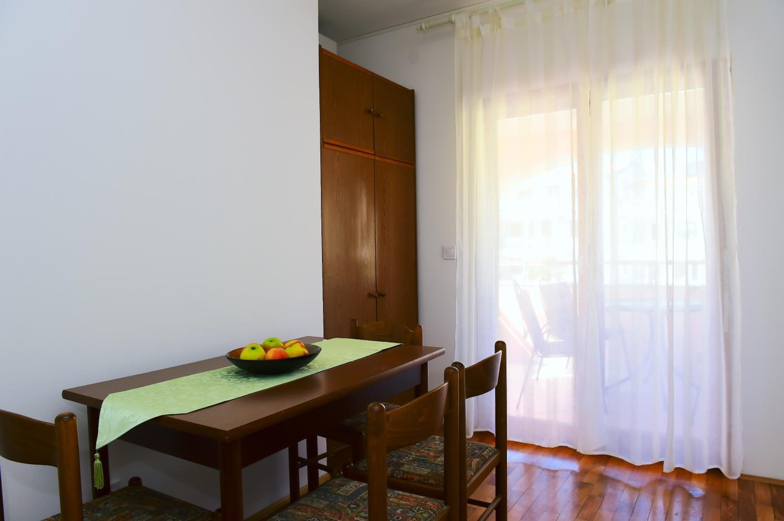 Apartments Zdjelar